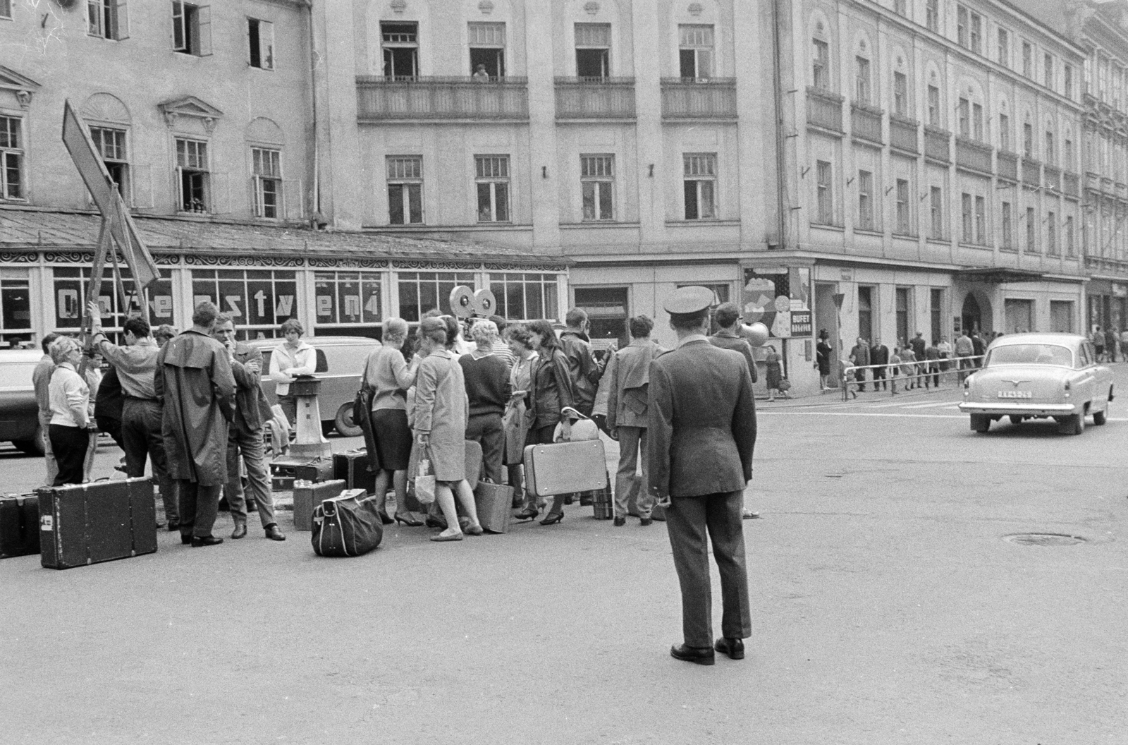 Czech Republik, Karlovy Vary, az Ivana Petroviče Pavlova ulice a Karla IV. ulice torkolatánál., 1965, Artfókusz, Czechoslovakia, Fortepan #278206