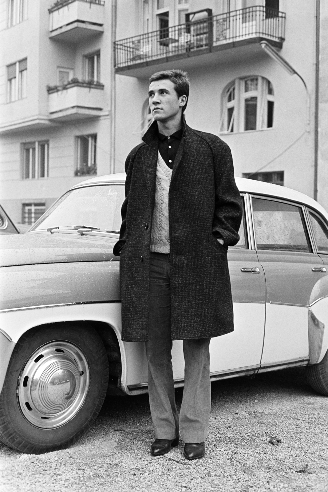 Magyarország, Budapest II., Mechwart tér, háttérben a Margit körút (Mártírok útja) 41. számú ház hátsó homlokzata látható., 1963, Artfókusz, Fábián József, Wartburg 311/312, Budapest, Fortepan #278257