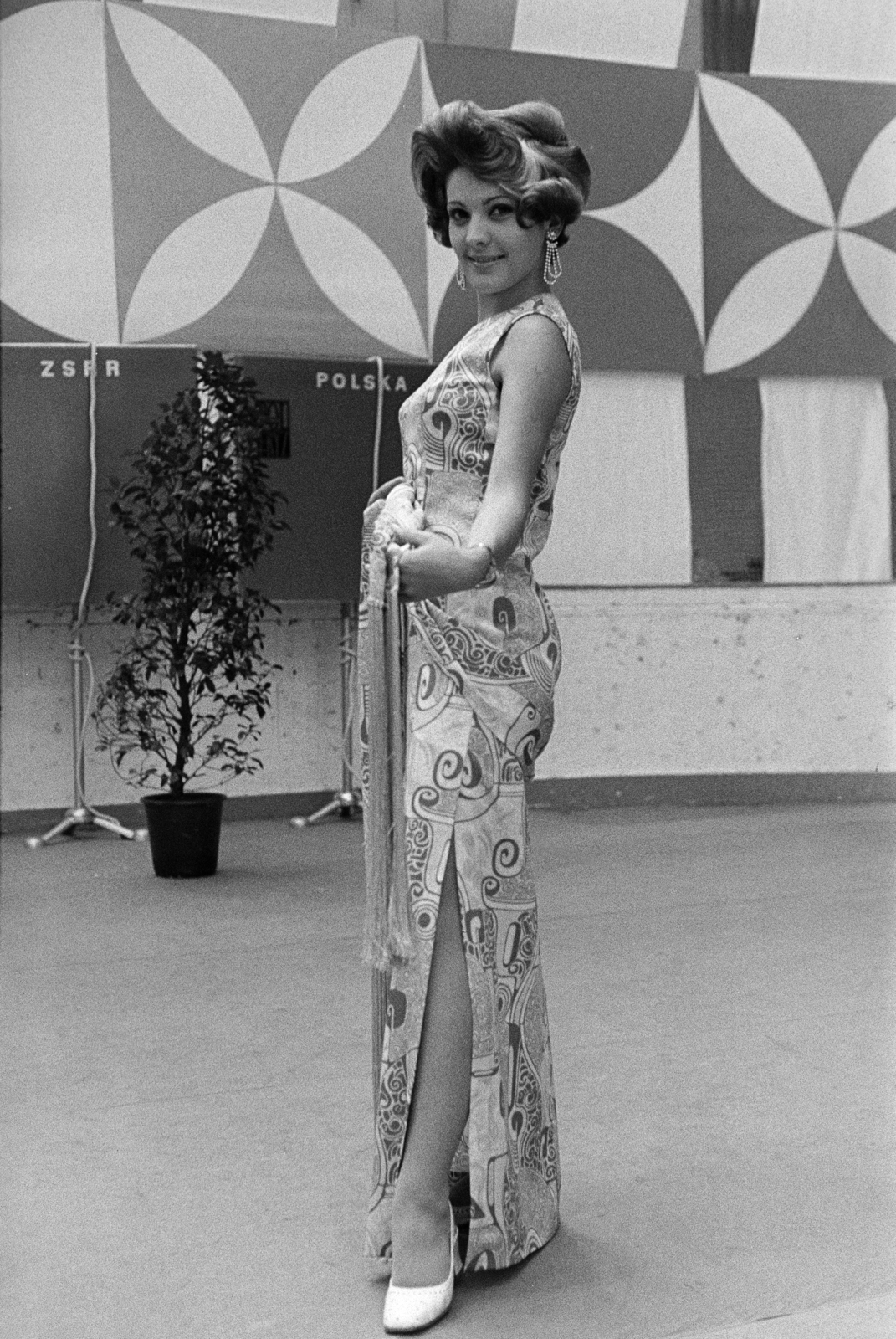 Poland, Warsaw, fodrászverseny a Torwar csarnokban (Hala Torwar)., 1975, Artfókusz, hairdo, Fortepan #278342