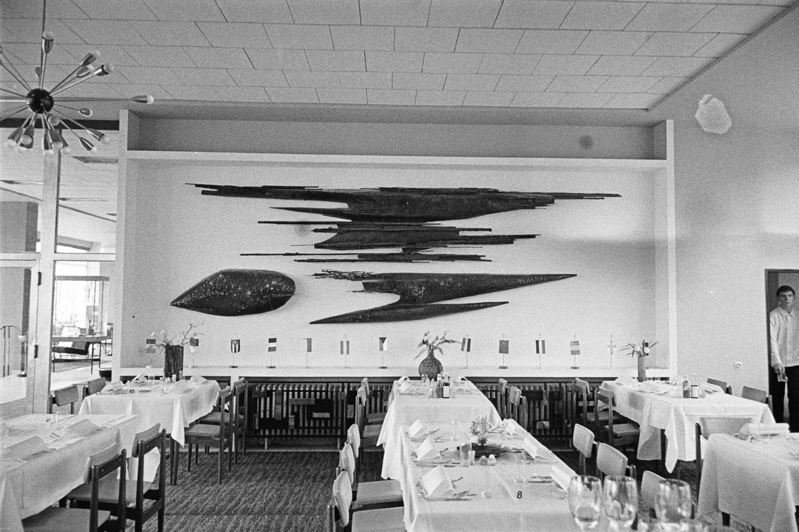 Slovakia, High Tatras, Hrušov, Felsőtátrafüred üdülőhely (ekkor Ótátrafüred, később Magastátra város része). Hotel Sport., 1963, Artfókusz, Best of, modern art, relief, Czechoslovakia, Fortepan #278403