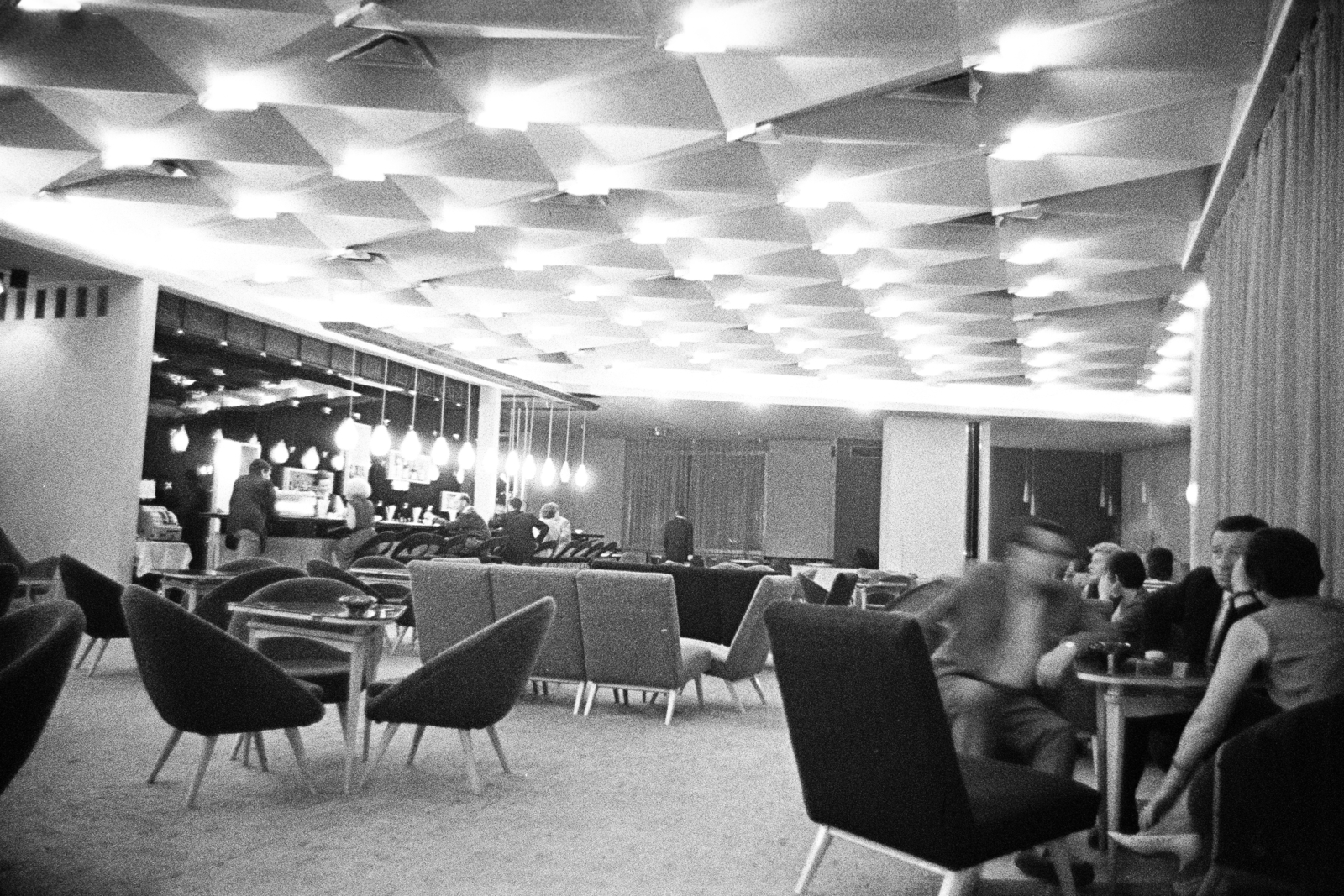 Czech Republik, Brno, a felvétel a Hotel International Brno eszpresszójában készült., 1963, Artfókusz, Czechoslovakia, Fortepan #278407