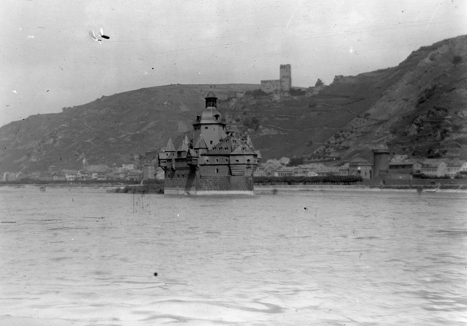Germany, Kaub, a Rajna völgyében, előtérben a Burg Pfalzgrafenstein., 1917, Schoch Frigyes, castle, Fortepan #27845
