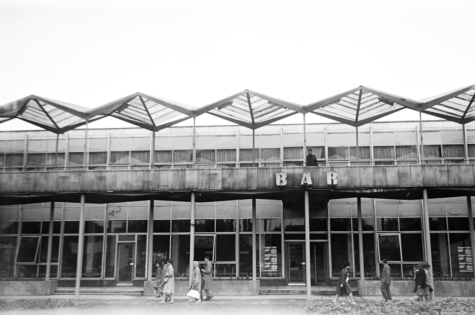 Poland, Sopot, ulica Bohaterów Monte Cassino, a Pawilon rozrywkowy "Alga"., 1965, Artfókusz, Fortepan #278571