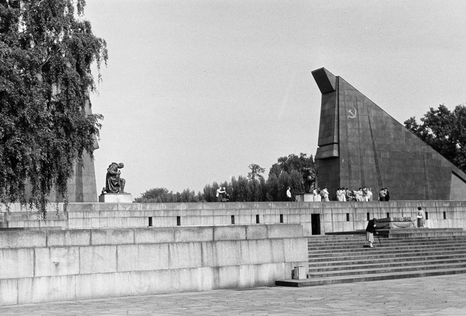 Germany, Berlin, Kelet-Berlin, Treptower Park, Szovjet Hősi Emlékmű., 1963, Artfókusz, GDR, East-Berlin, Fortepan #278820
