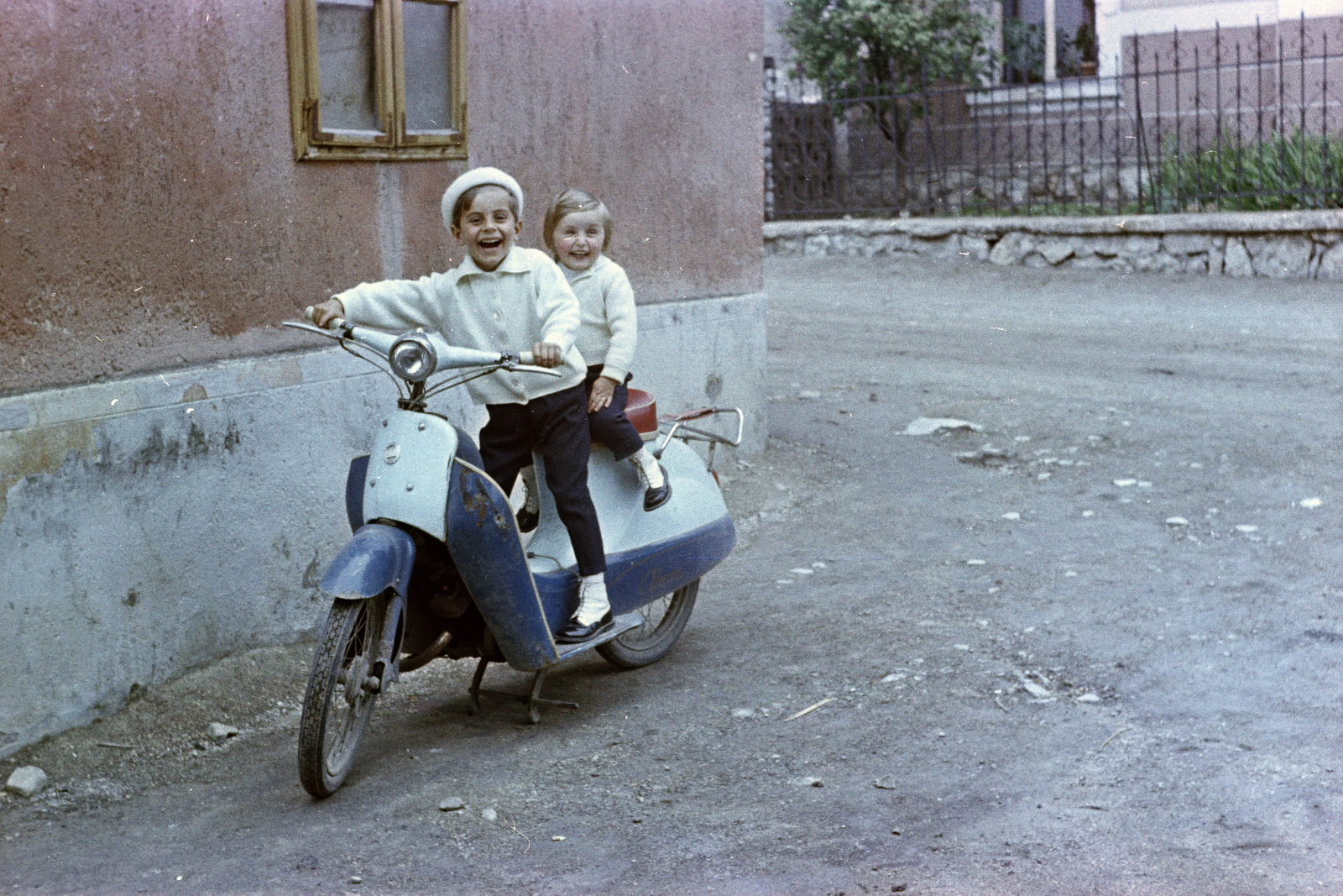 1962, Artfókusz, kids, colorful, brothers, scooter, Fortepan #278830