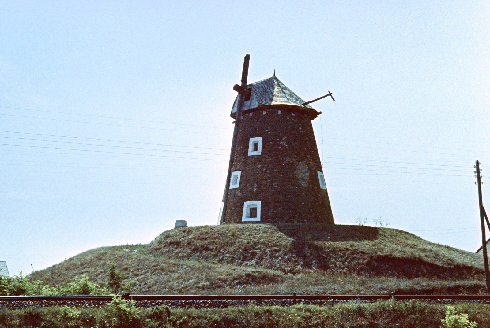 Hungary, a Baghy-majori-halom (Szélmalom-domb) és a szélmalom., 1966, Artfókusz, windmill, colorful, Fortepan #278862