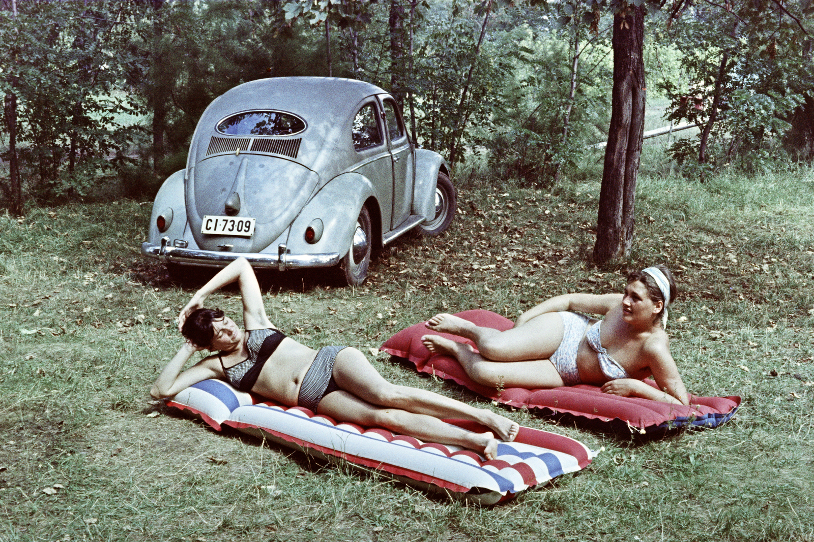 1965, Artfókusz, Fábián József, színes, Volkswagen-márka, rendszám, Volkswagen Bogár, gumimatrac, bikini, Fortepan #278863