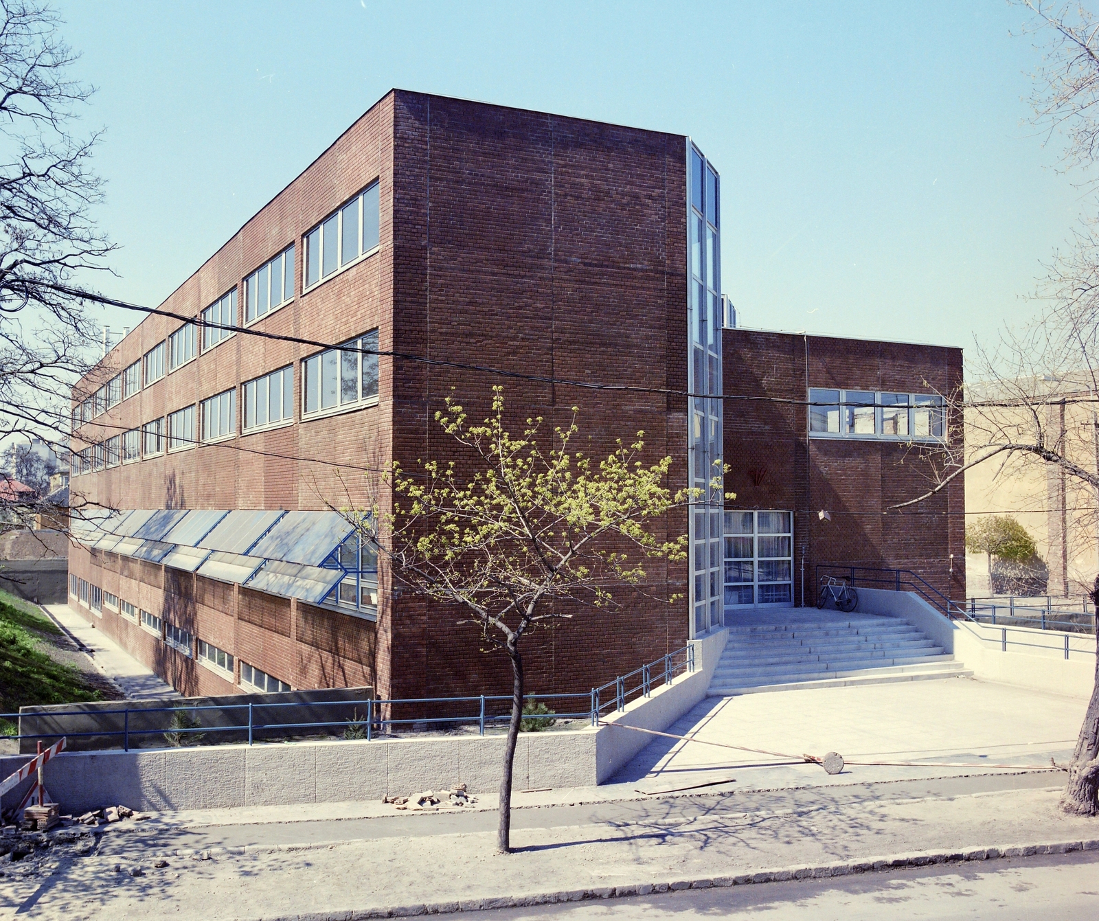 Hungary, Budapest XIV., Szugló utca, Budapest XIV. és XVI. kerületi Ügyészség., 1986, Artfókusz, Budapest, Fortepan #278891