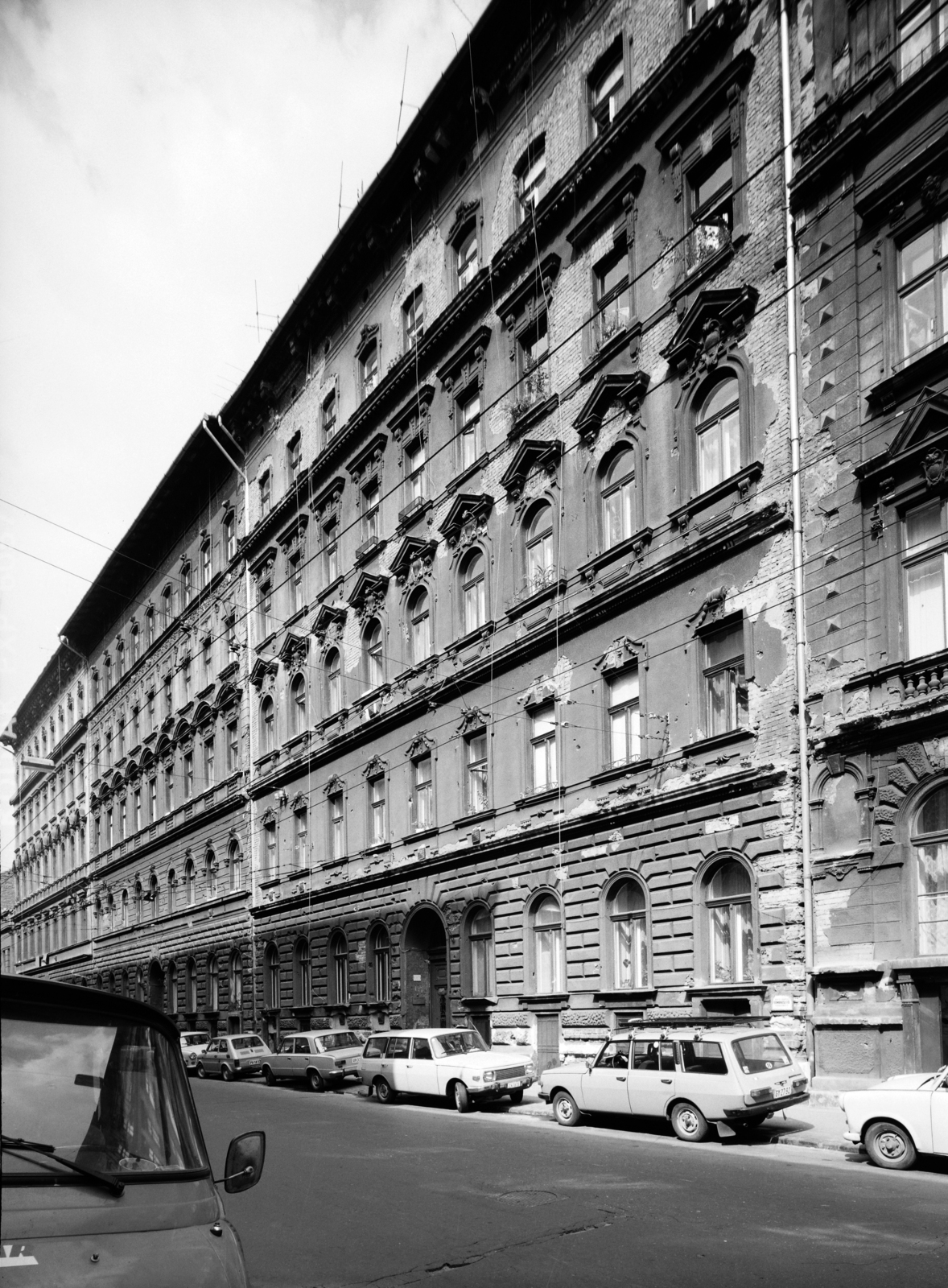 Magyarország, Budapest VI., Izabella utca, szemben jobbra a 73-as számú ház., 1980, Artfókusz, Fábián József, Budapest, Fortepan #278956