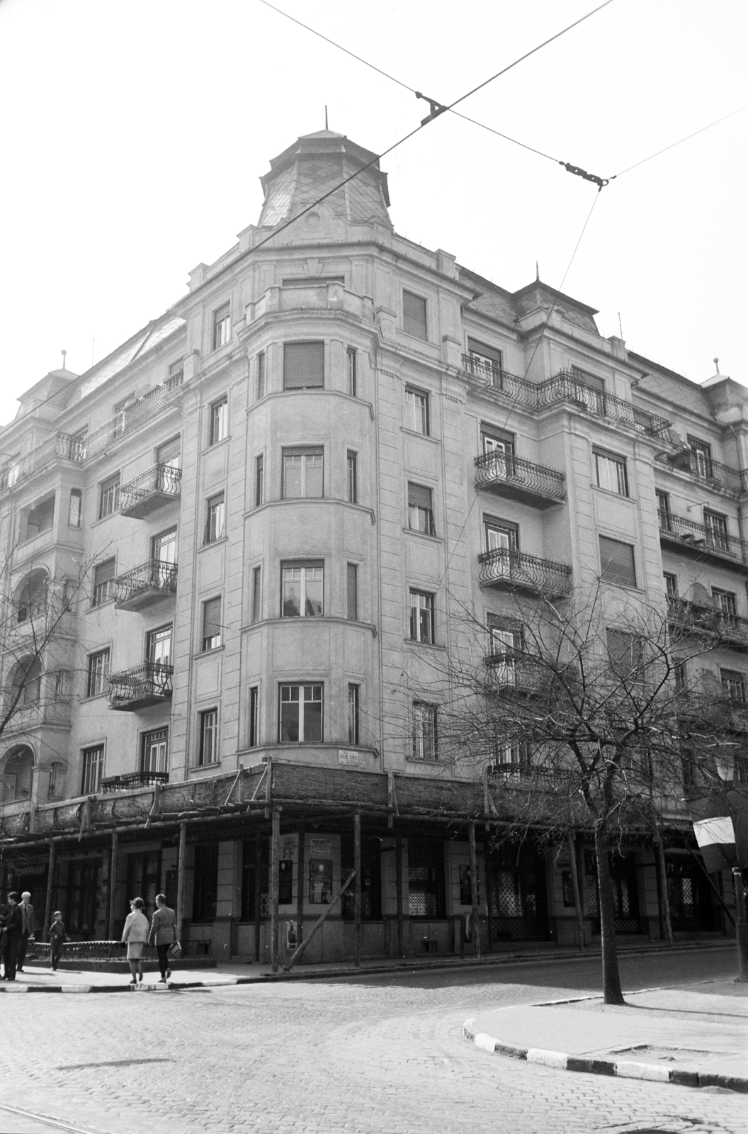 Magyarország, Budapest XII., Böszörményi út, szemben a 13-15. számú ház, jobbra Királyhágó (Joliot-Curie) tér., 1966, Artfókusz, Fábián József, Budapest, Fortepan #279065