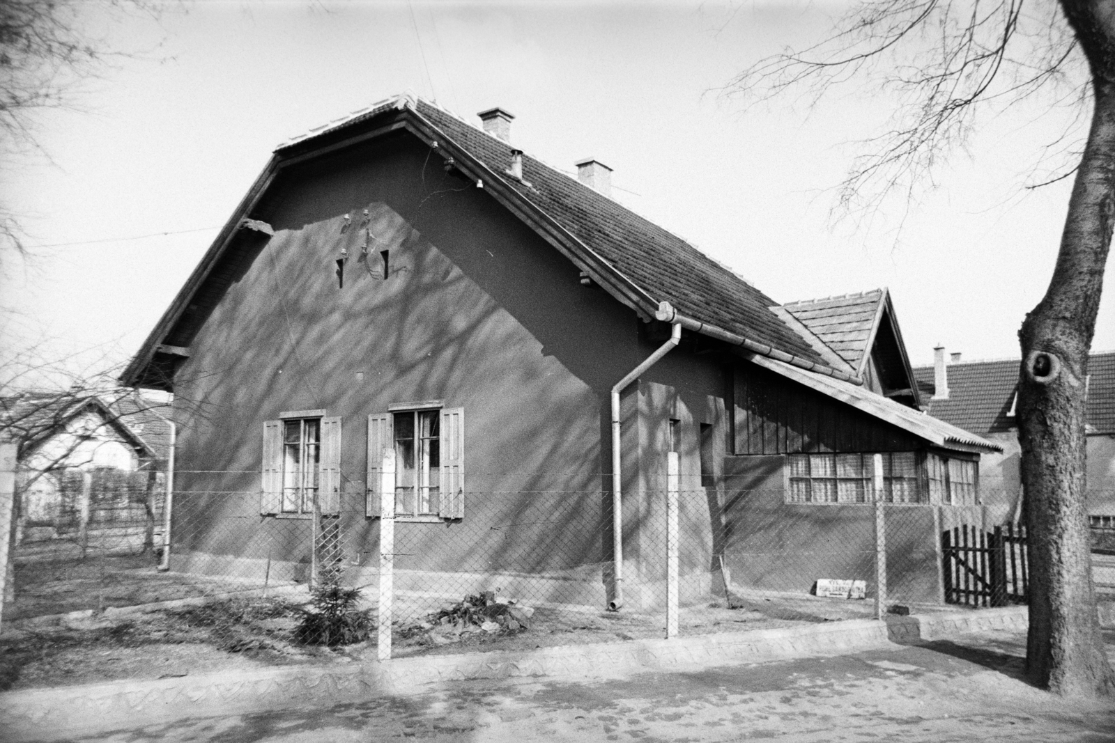 Magyarország, Budapest XIX., Szent Imre utca 10. számú ház Huba utca felőli kerítése., 1969, Artfókusz, Fábián József, Budapest, Fortepan #279200