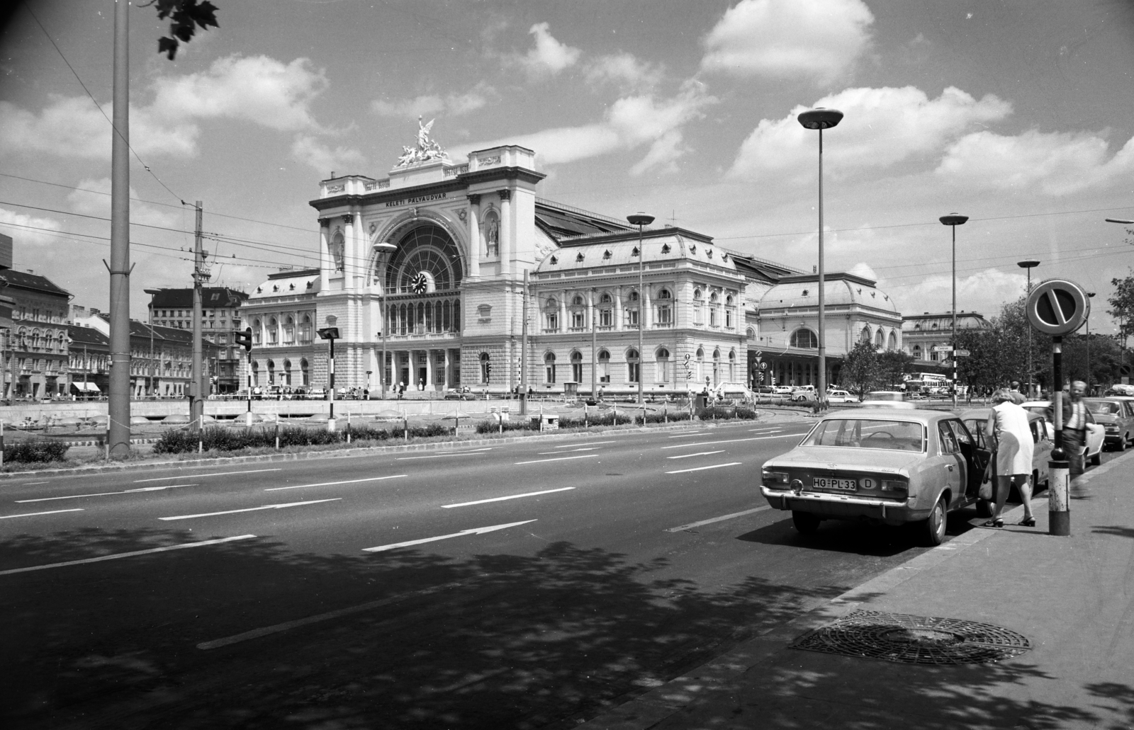 Magyarország, Budapest VIII.,Budapest VII., Baross tér, Keleti pályaudvar., 1971, Artfókusz, Fábián József, Opel Rekord C, Budapest, Fortepan #279207