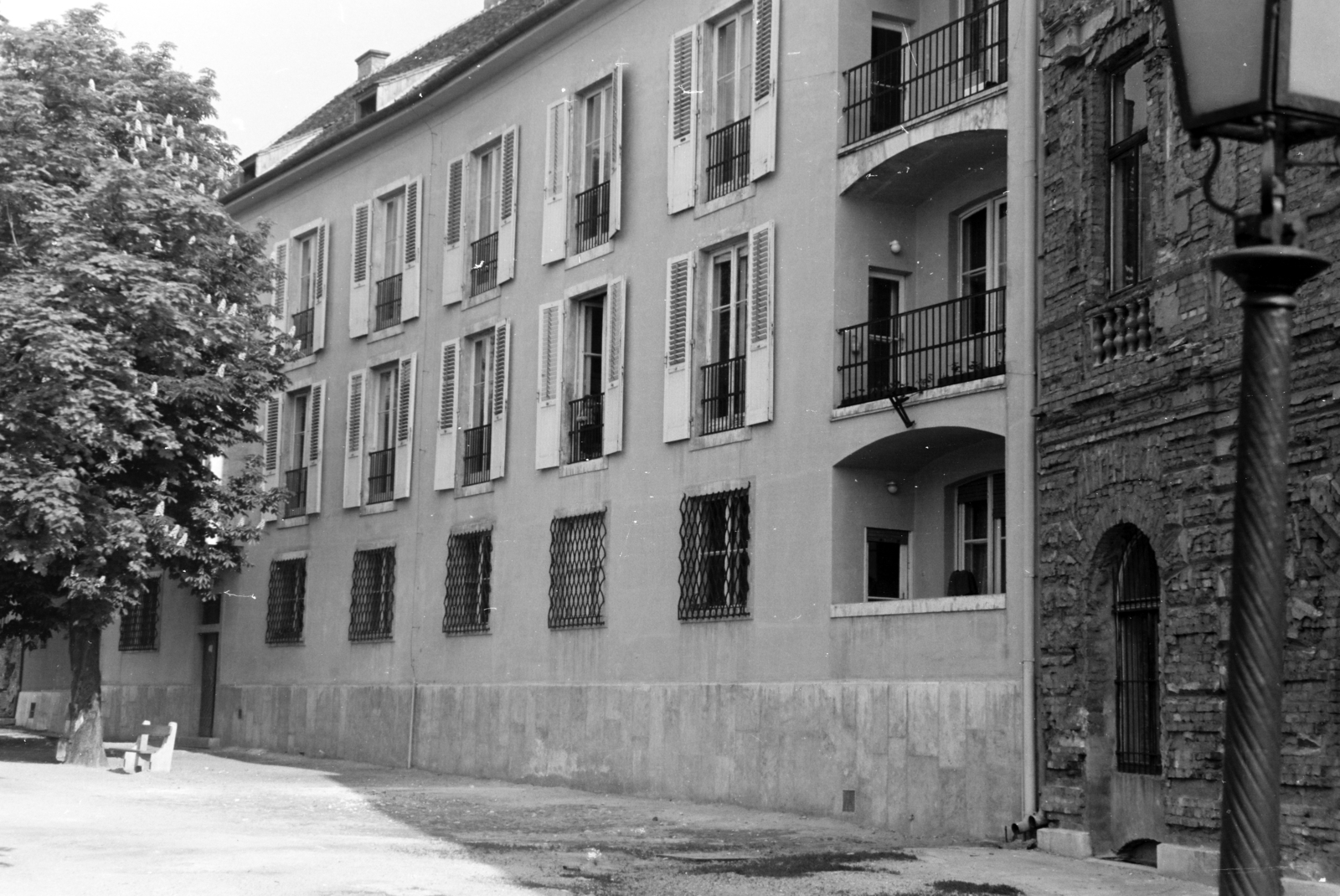 Magyarország, budai Vár, Budapest I., Tóth Árpád sétány, a felújított 3. számú ház., 1960, Artfókusz, Fábián József, Budapest, Fortepan #279230