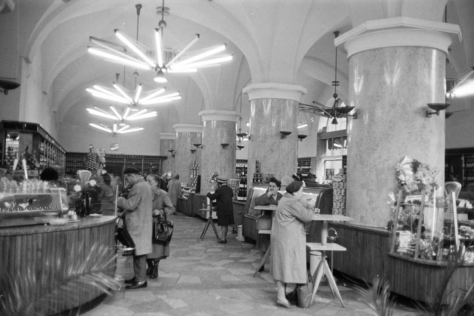 Hungary, Budapest VII., Erzsébet (Lenin) körút 27., KÖZÉRT Élelmiszer Áruház., 1964, Artfókusz, Budapest, Fortepan #279250