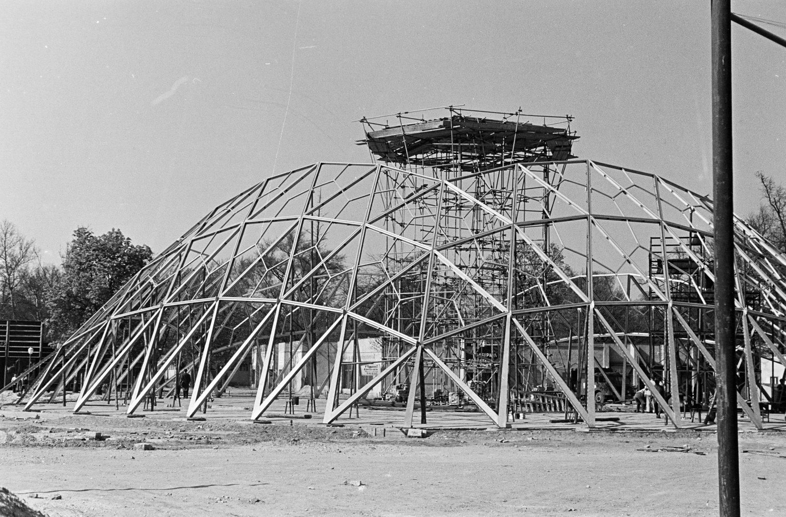 Magyarország, Városliget, Budapest XIV., a Budapesti Nemzetközi / Ipari Vásár területe, a nehézipar eredményeit bemutató pavilon építése., 1960, Artfókusz, Fábián József, szerkezet, Budapest, geometria, Fortepan #279258