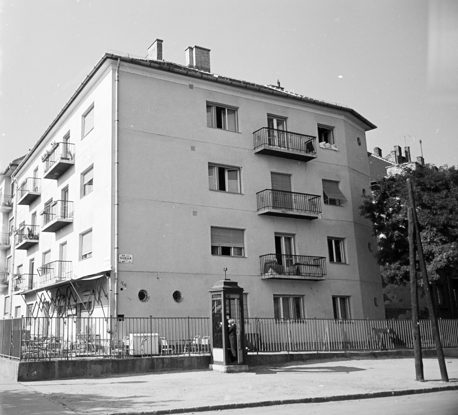 Hungary, Budapest XIV., Stefánia (Népstadion) út 29-es számú ház a Gizella út sarkán., 1964, Artfókusz, Budapest, Fortepan #279263