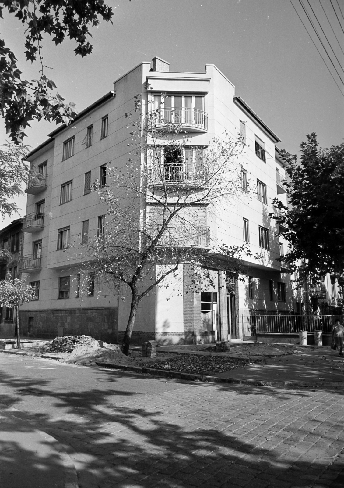 Hungary, Budapest XIV., Stefánia (Népstadion) út, szemben a 17-es számú ház, balra a Szobránc köz., 1971, Artfókusz, Budapest, Fortepan #279300
