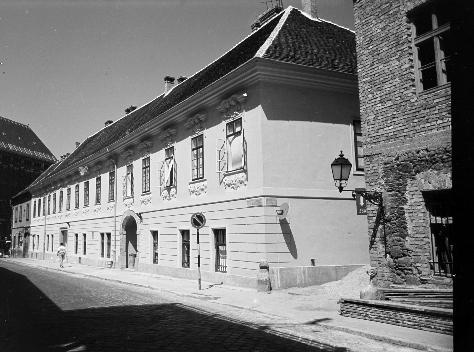 Hungary, Budapest I., Táncsics Mihály utca, szemben a elújított 23-as számú ház, jobbra a Babits Mihály köz., 1962, Artfókusz, Budapest, Fortepan #279318