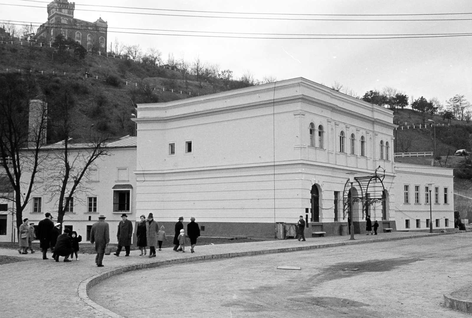 Magyarország, Tabán, Budapest I., Hadnagy utca, Rác fürdő, balra fent a Schoch / Hegedűs - villa., 1964, Artfókusz, Fábián József, Budapest, Fortepan #279337