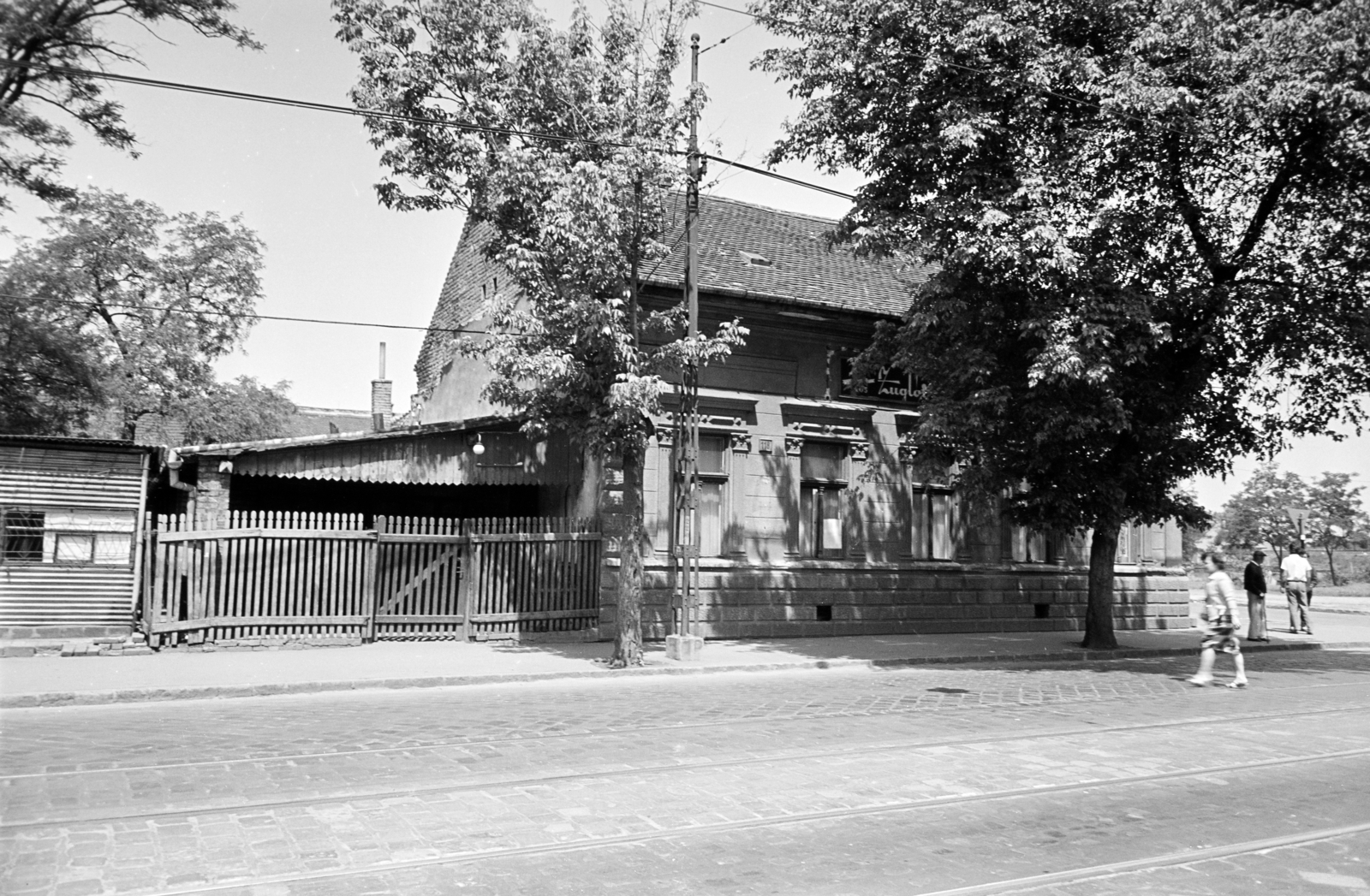 Hungary, Budapest XIV., Erzsébet királyné útja, szemben a 118. szám alatt, az Őv utca sarkán a Zuglói étterem., 1963, Artfókusz, Budapest, Fortepan #279353