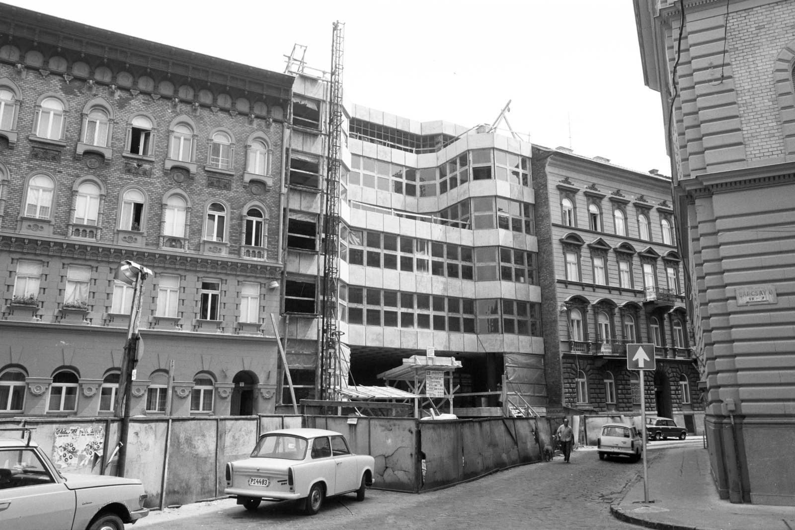 Hungary, Budapest VII., Almássy tér, a Szabadidőközpont építése a Barcsay utca sarkáról nézve., 1982, Artfókusz, Budapest, Fortepan #279371