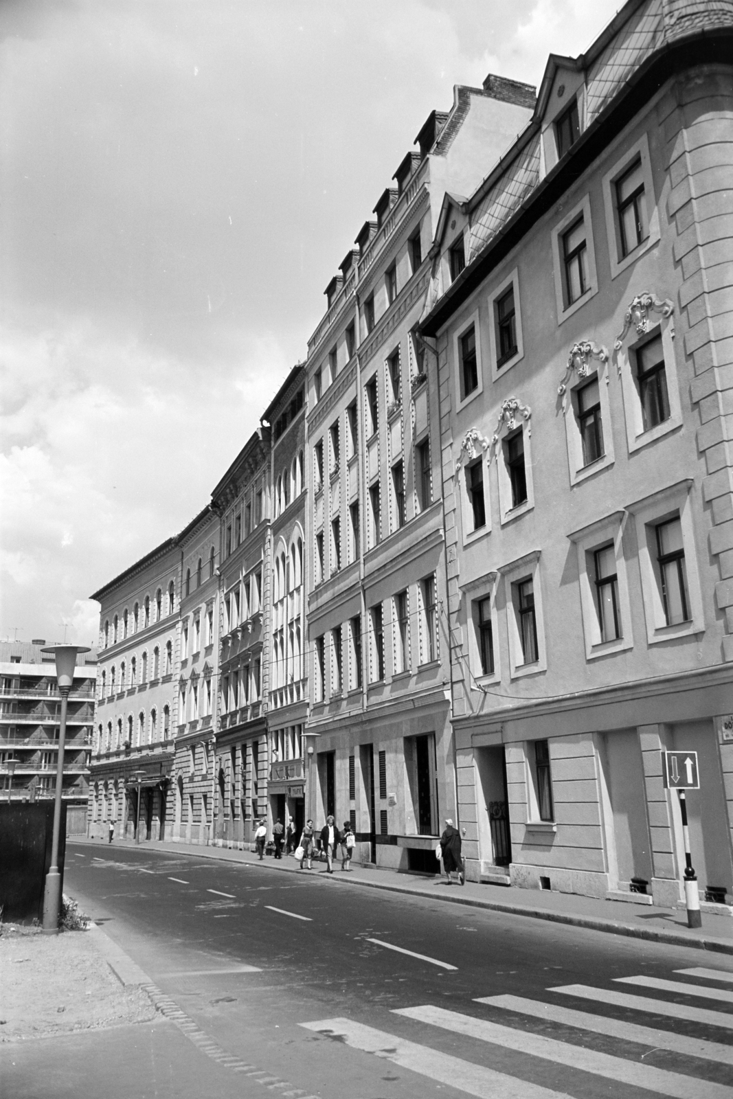 Magyarország, Tabán, Budapest I., a Döbrentei utca Döbrentei tér - Fátyol utca közötti szakasza., 1969, Artfókusz, Fábián József, Budapest, Fortepan #279393
