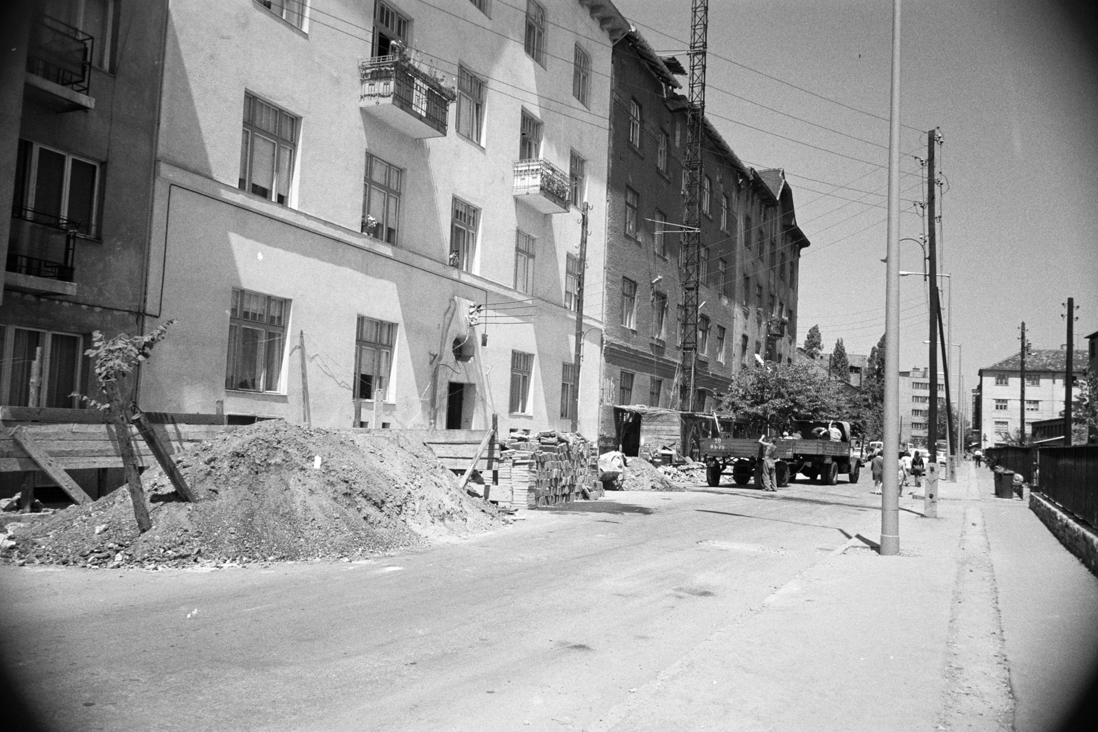 Magyarország, Budapest XI., Bánk bán utca, balra a felújított 13. számú ház., 1969, Artfókusz, Fábián József, Budapest, Fortepan #279431