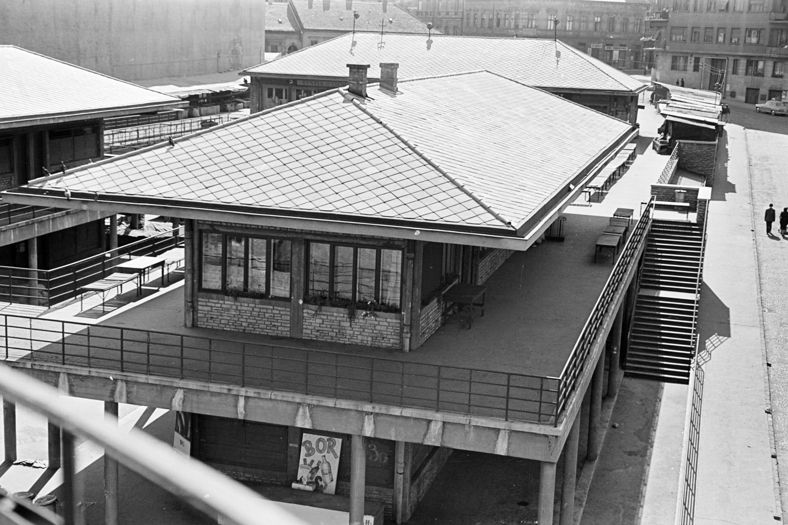 Hungary, Budapest II., Fény utcai piac, háttérben a Retek utcai kereszteződésnél álló épületek láthatók., 1963, Artfókusz, Budapest, Fortepan #279511