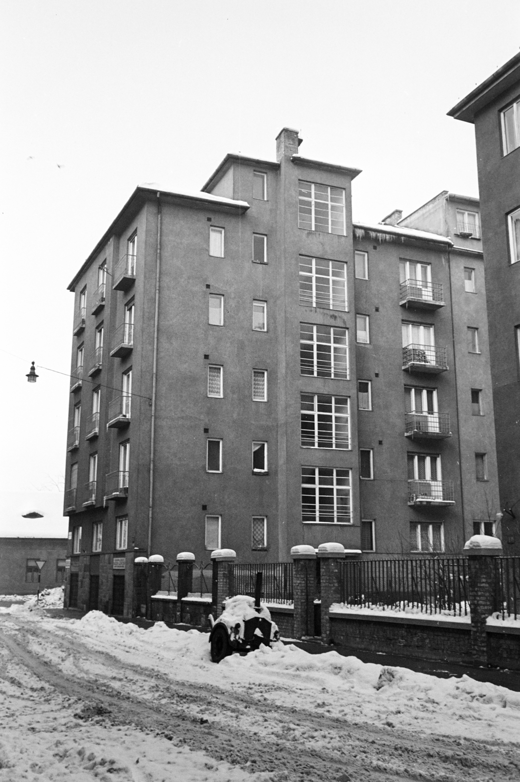 Magyarország, Budapest III., Evező utca, szemben a 7-es számú ház a Lajos utca sarkán., 1970, Artfókusz, Fábián József, Budapest, Fortepan #279596