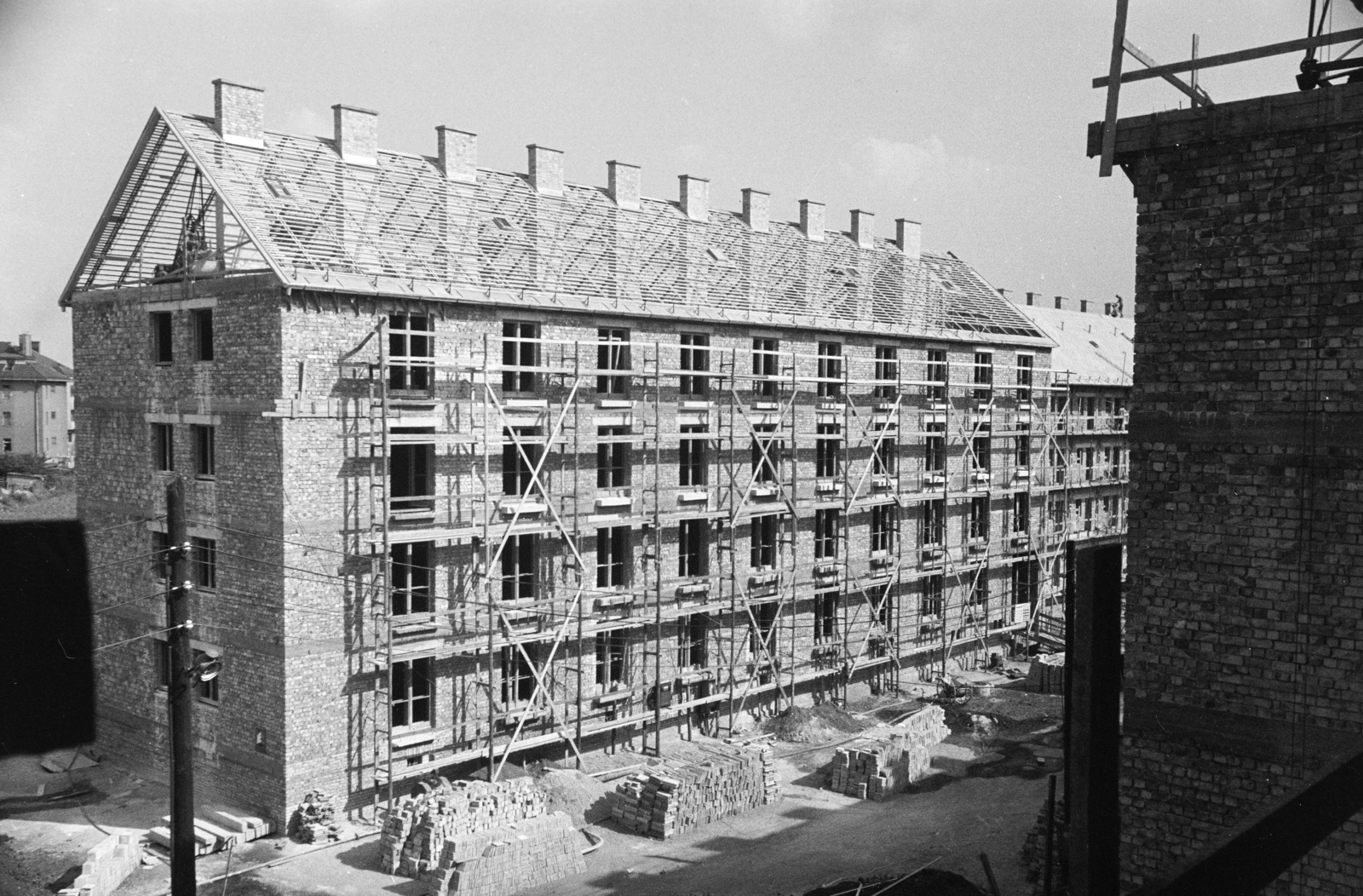 Magyarország, Budapest XIV., az Emília utca 18/a-b építkezése, a felvétel az Újvilág utca 19/a-b számú épületről készült., 1962, Artfókusz, Fábián József, Budapest, Fortepan #279616