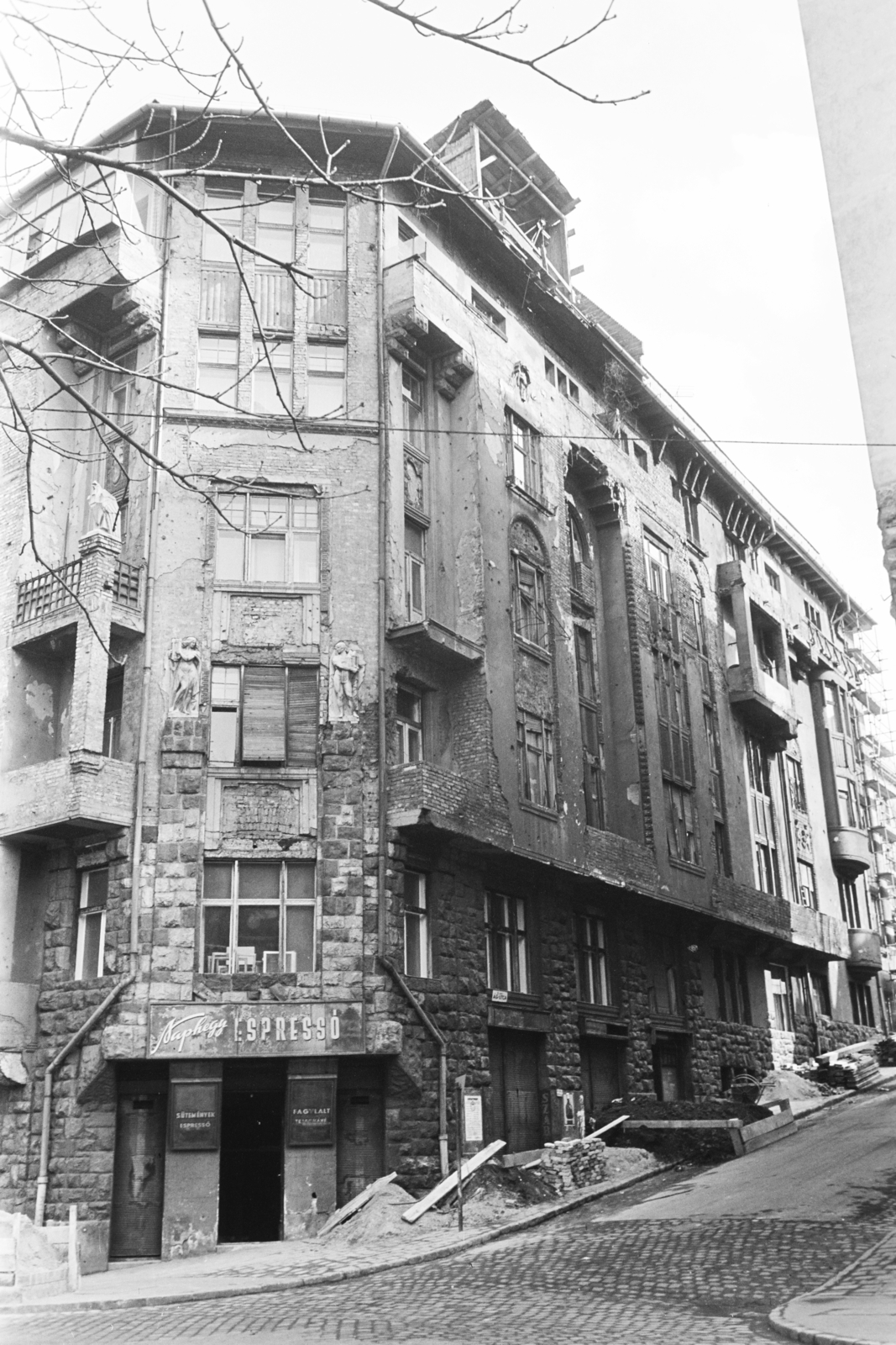 Hungary, Budapest I., Mészáros utca, szemben a 10. számú ház, jobbra az Ág utca., 1963, Artfókusz, Budapest, Fortepan #279660