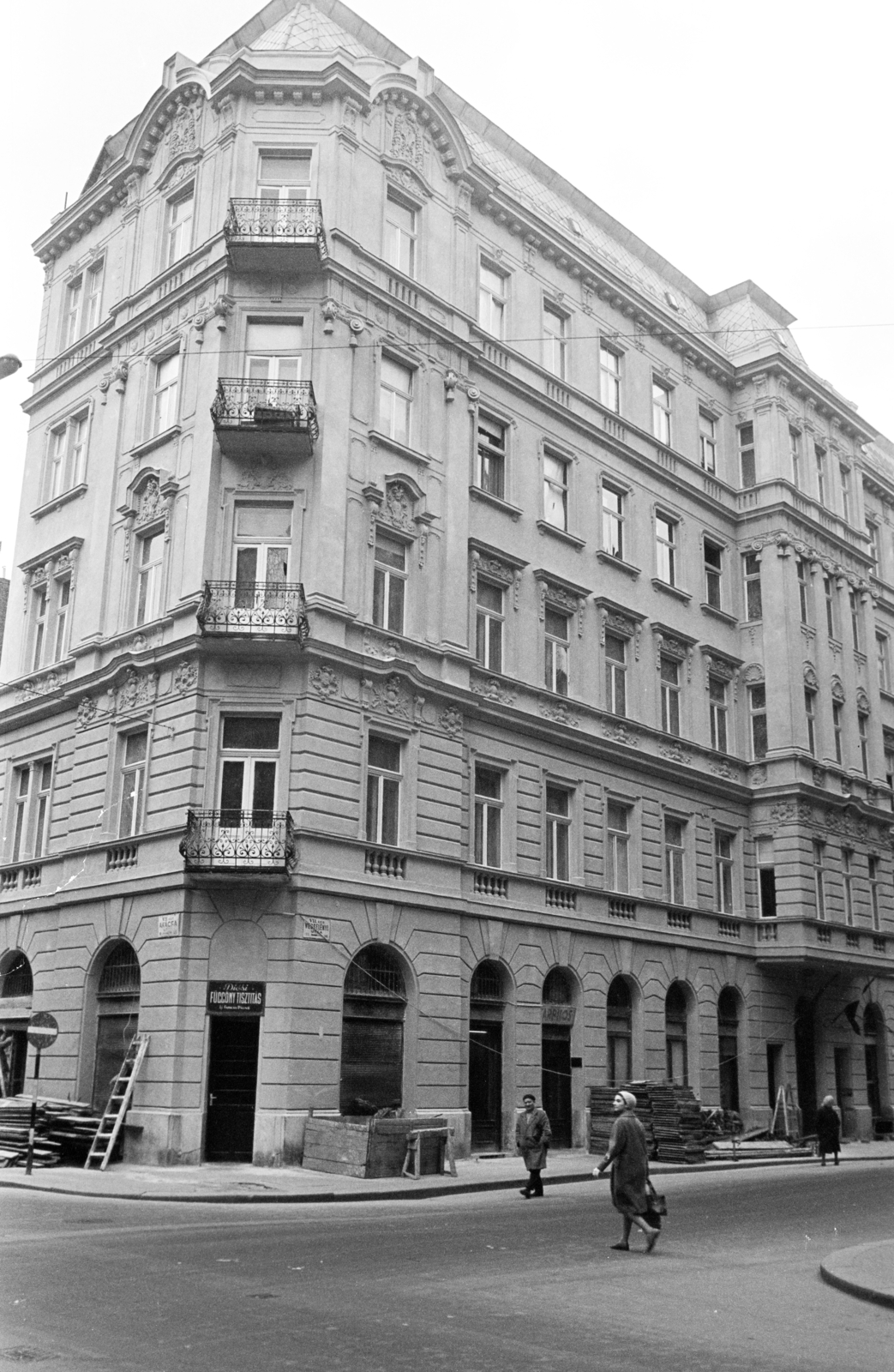 Hungary, Budapest VII., Wesselényi utca, szemben a 33-as számú ház az Akácfa utcai kereszteződésnél., 1963, Artfókusz, Budapest, Fortepan #279676