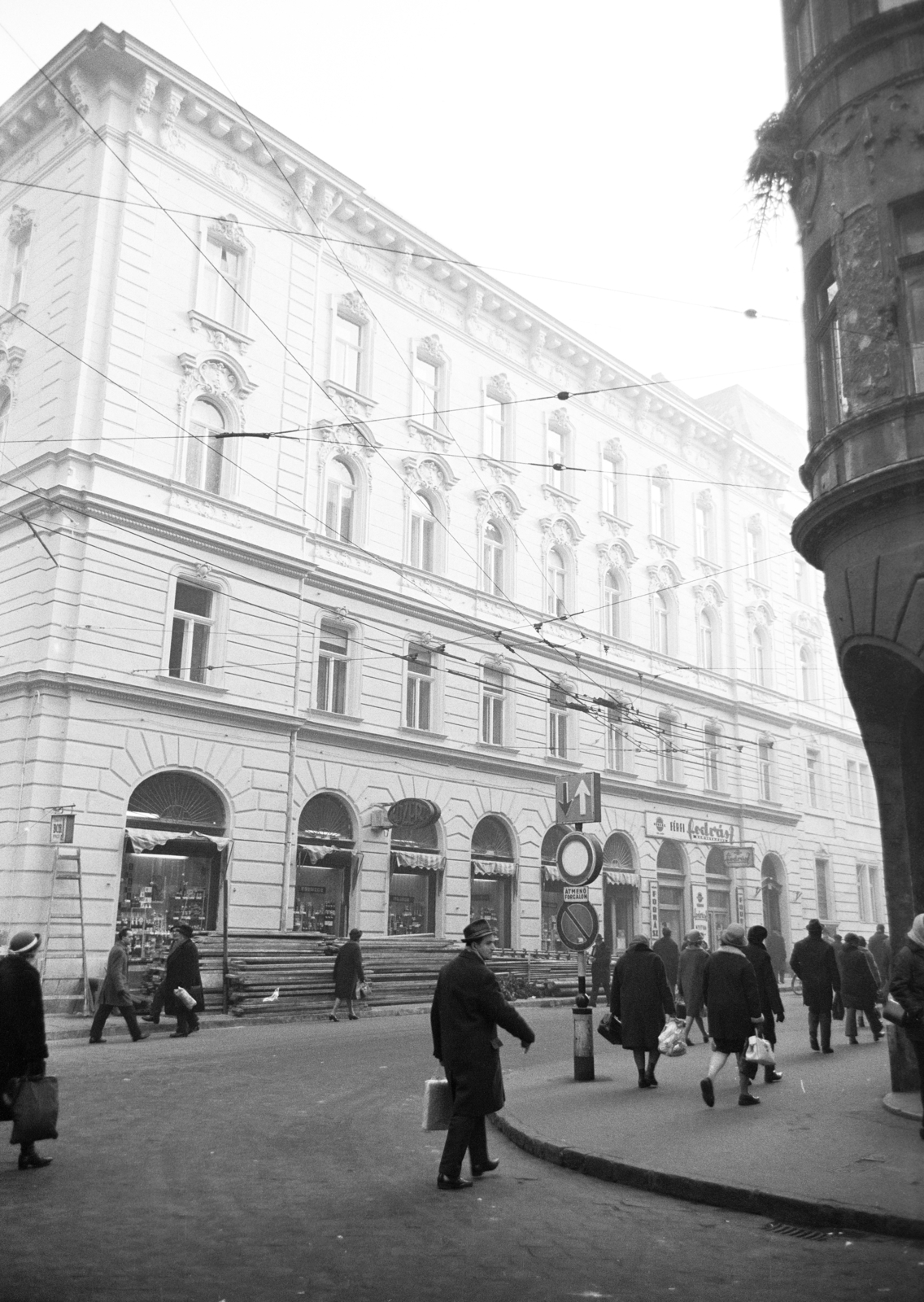 Magyarország, Budapest VII., Bethlen Gábor utca, a Garay utca - Baross tér közötti szakasza., 1967, Artfókusz, Fábián József, Budapest, Fortepan #279724