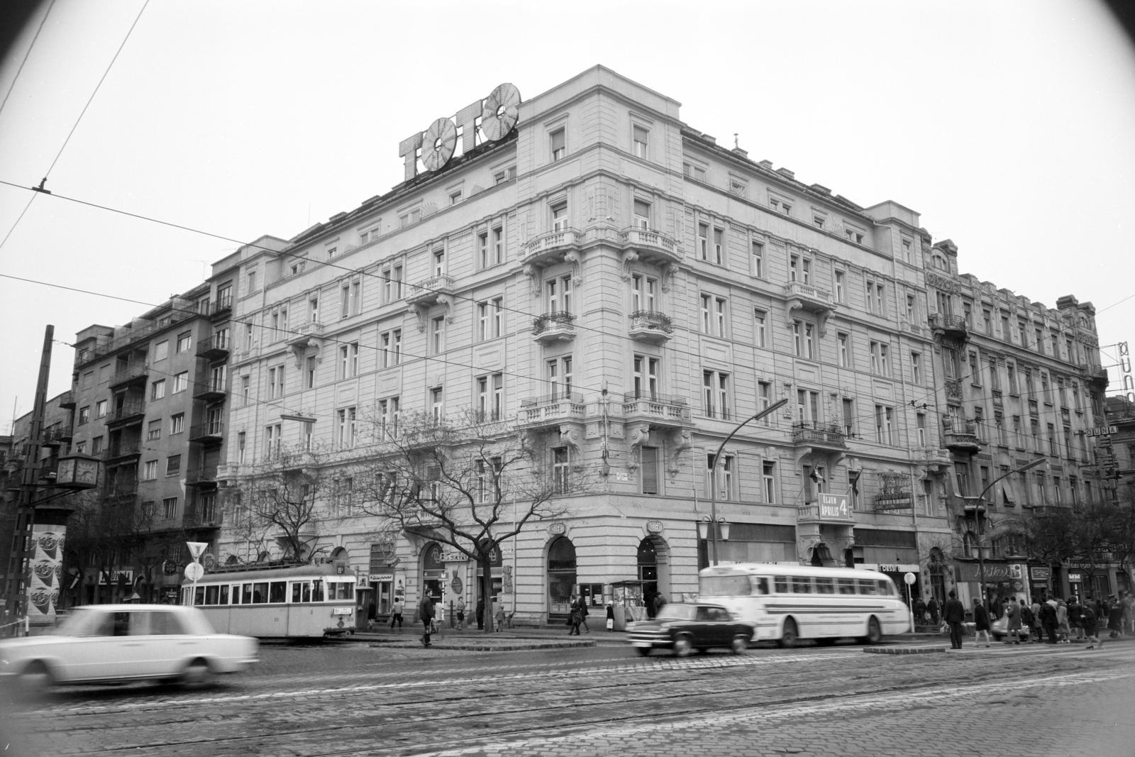 Hungary, Budapest XIII., Szent István körút 2. számú sarokház, balra a Jászai Mari tér., 1972, Artfókusz, Budapest, Fortepan #279740