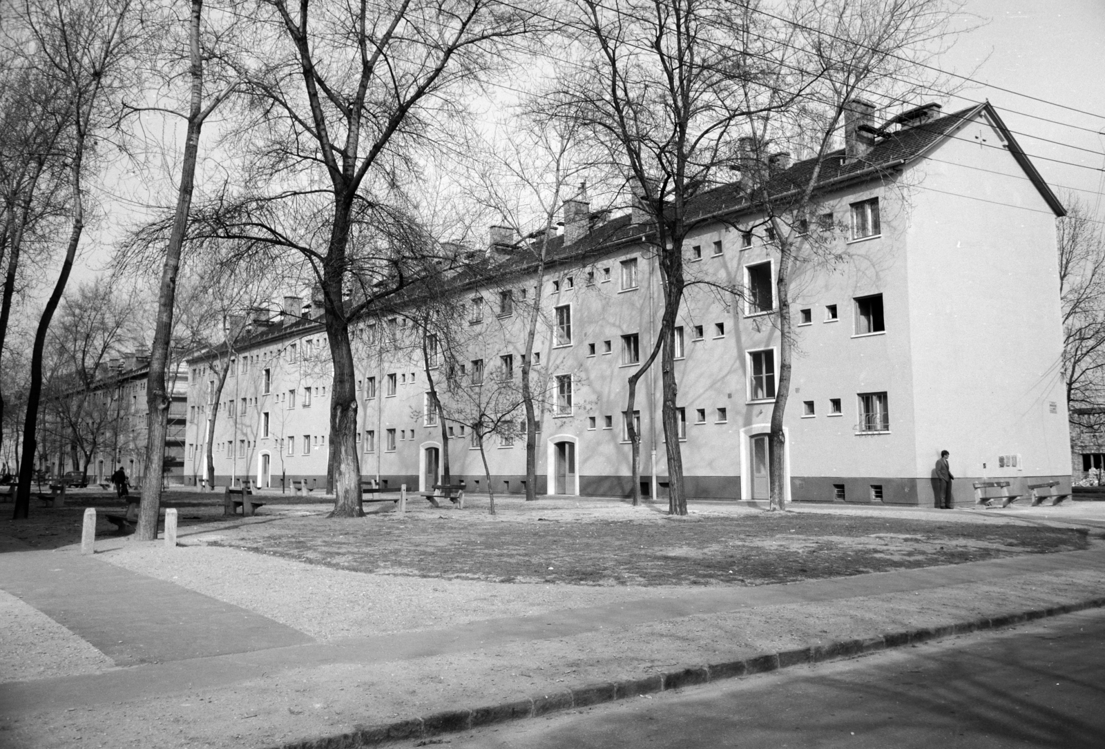 Magyarország, Budapest XIII., Gyermek tér, szemben a Béke utca 126. és 124. szám alatti szalagház., 1971, Artfókusz, Fábián József, Budapest, Fortepan #279753