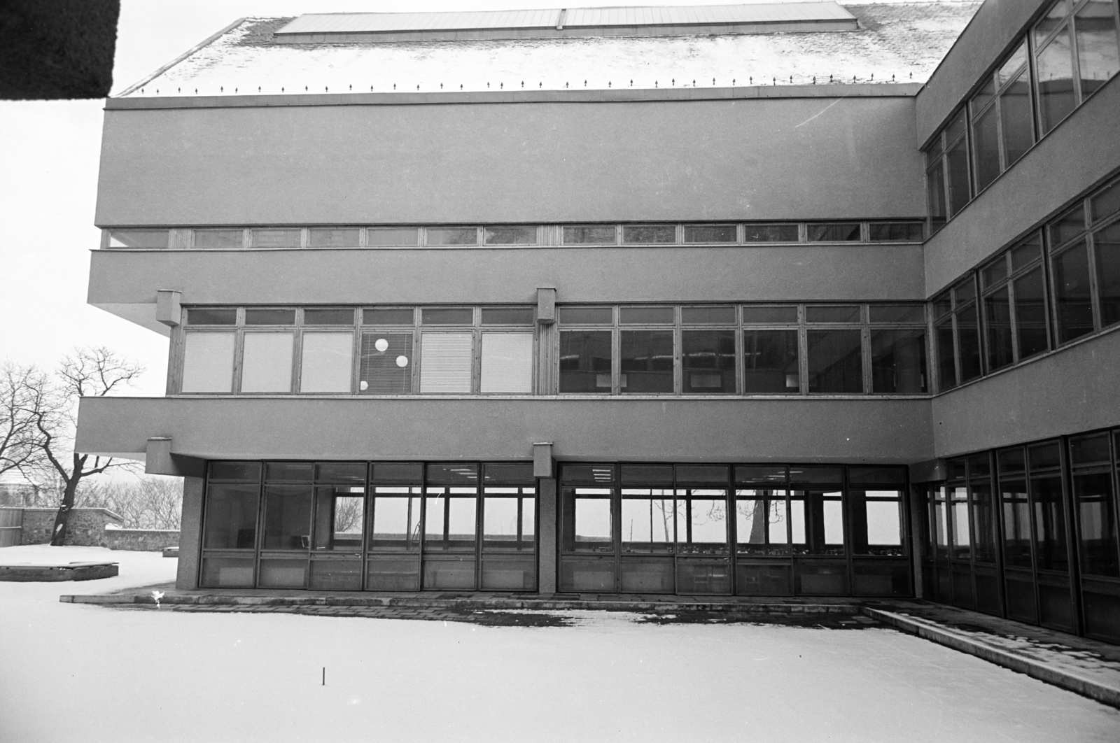Magyarország, budai Vár, Budapest I., Tárnok utca 9-11., a Budavári Általános Iskola udvara., 1969, Artfókusz, Fábián József, Budapest, Fortepan #279798