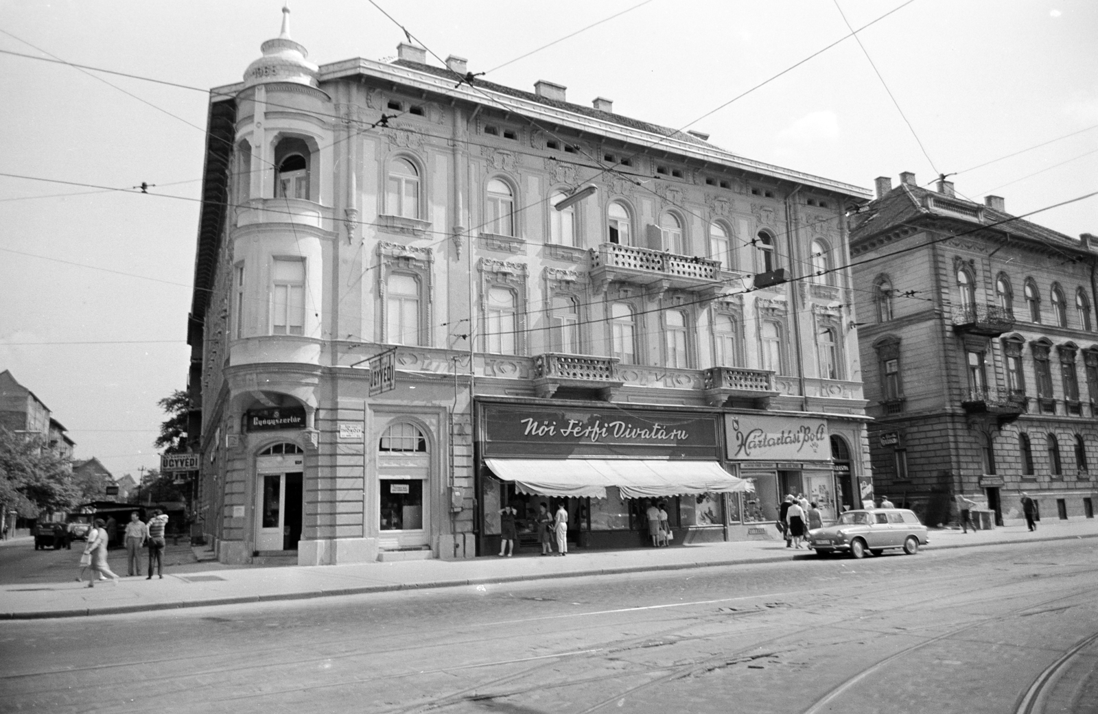 Hungary, Budapest XIV., Thököly út, szemben a felújított ház a Gizella út sarkán áll., 1968, Artfókusz, Budapest, Fortepan #279831