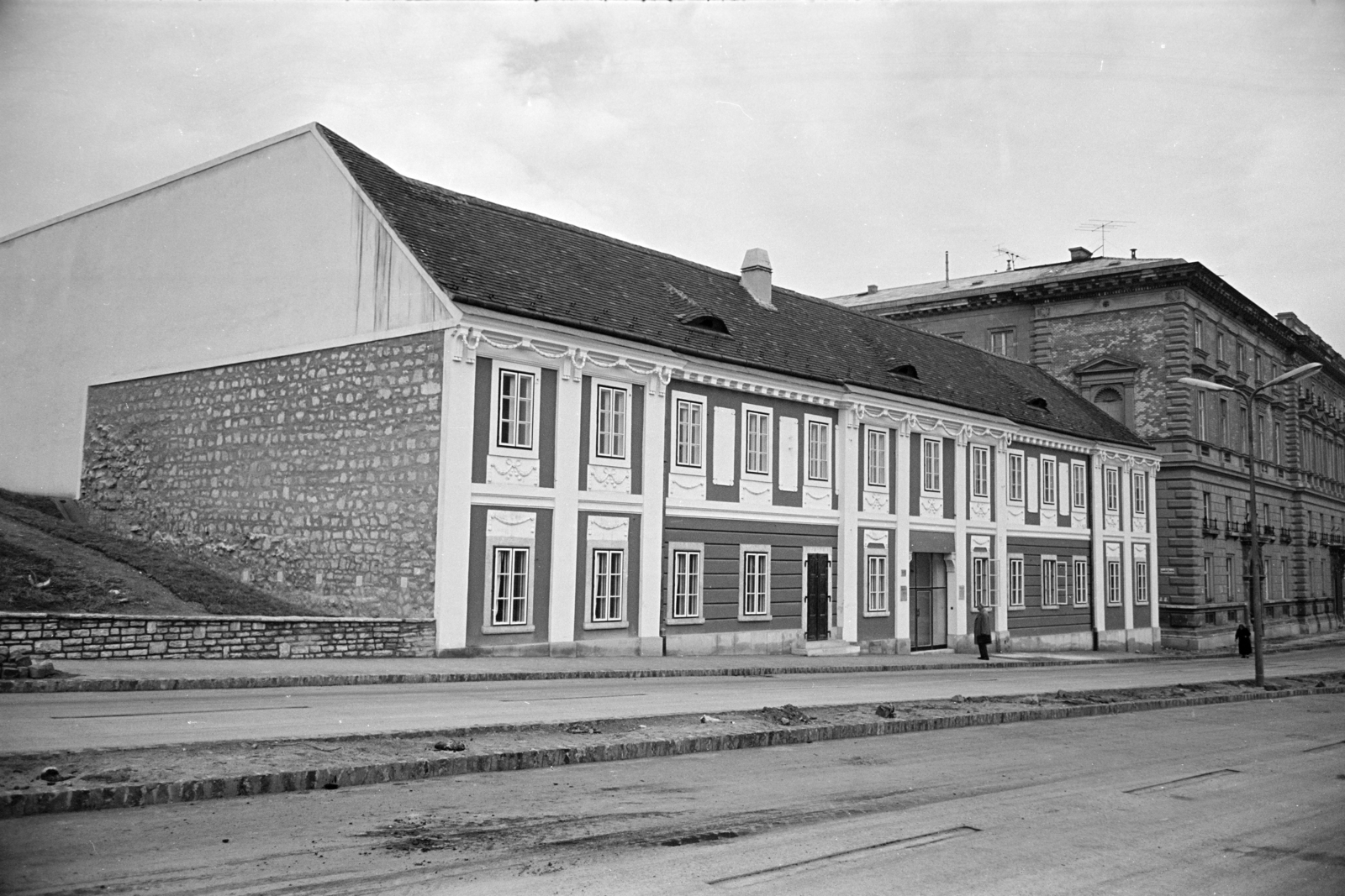 Hungary, Tabán, Budapest I., Apród utca 1-3., Semmelweis Orvostörténeti Múzeum., 1968, Artfókusz, Budapest, pedestrian, museum, Egon Pfannl-design, braid, Fortepan #279851