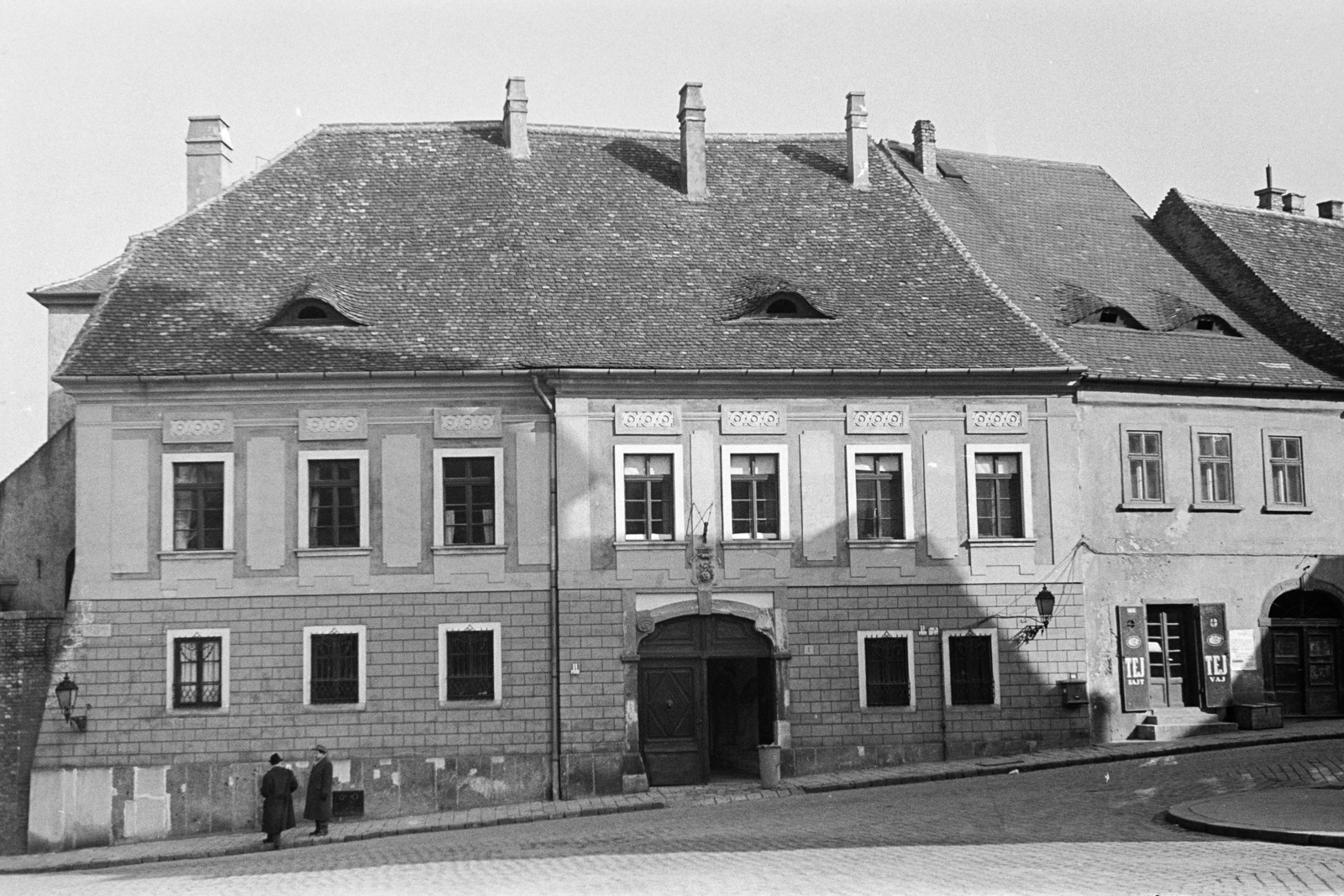 Magyarország, budai Vár, Budapest I., Bécsi kapu tér, szemben az 1. számú ház., 1962, Artfókusz, Fábián József, Budapest, Fortepan #279870