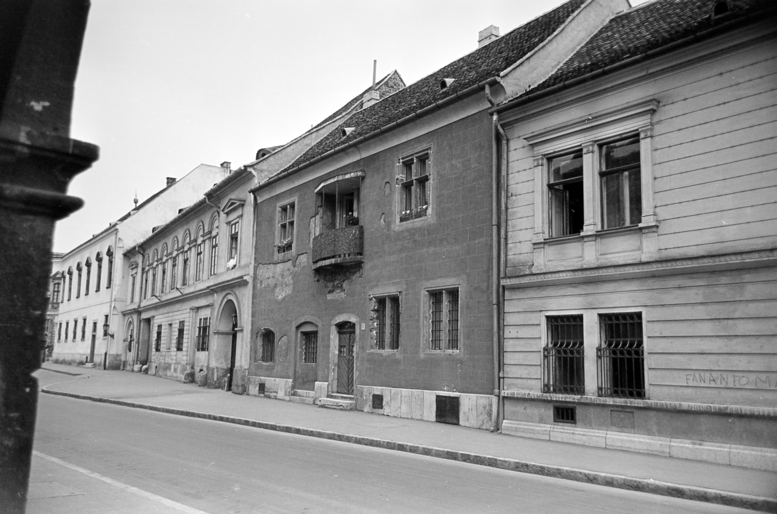 Hungary, Budapest I., Úri utca, szemben a 17-es számú ház után, a boltíves átjáró a Balta köznél a 19-es számú ház alatt látható., 1967, Artfókusz, Budapest, Fortepan #279877