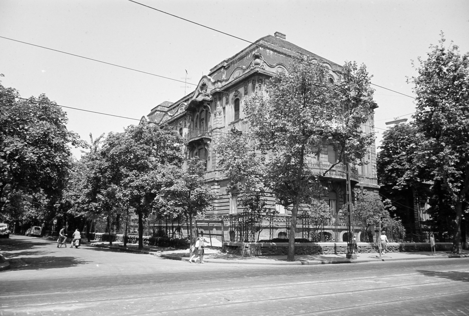 Hungary, Budapest XIV., Thököly út, a 68-as számú ház a Szabó József utca sarkán., 1964, Artfókusz, Budapest, Fortepan #279948