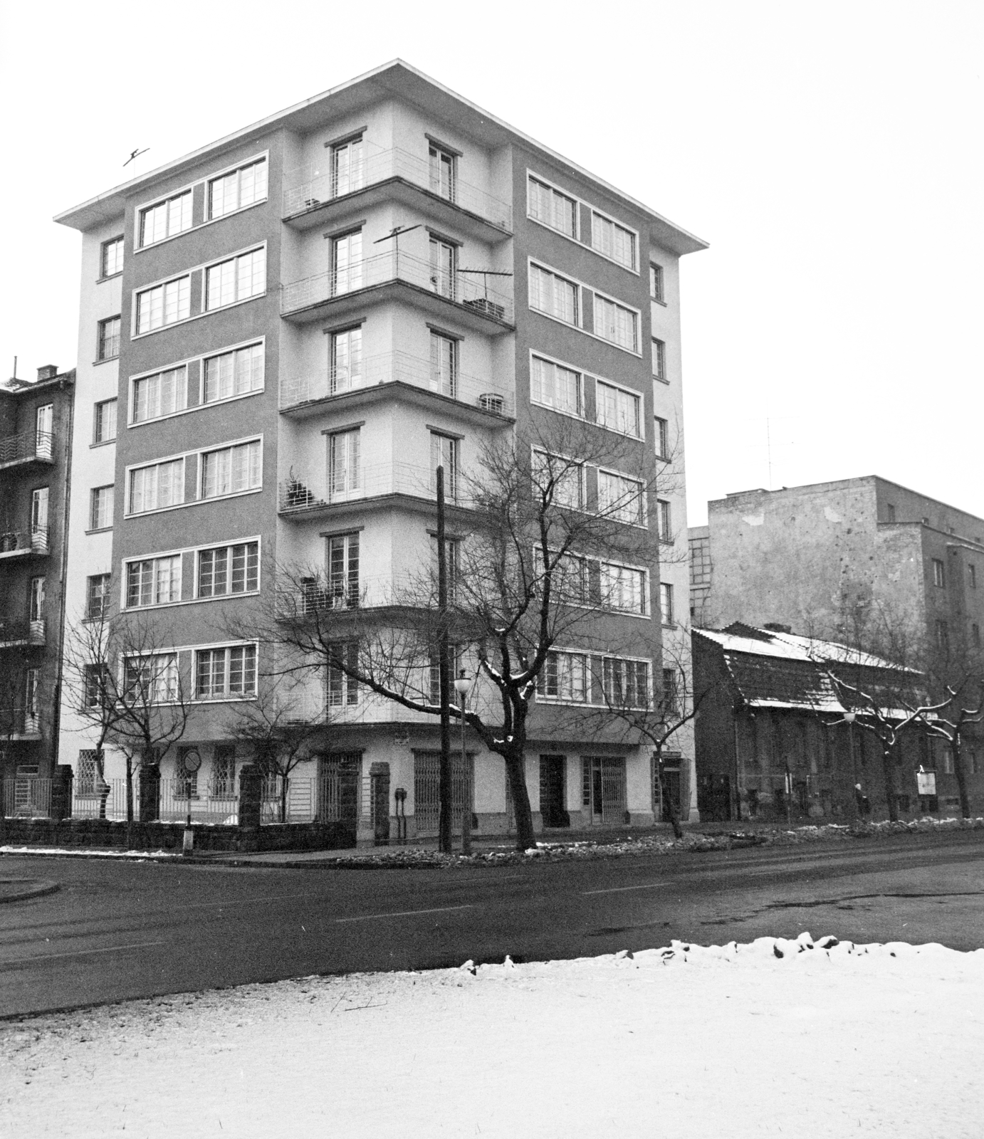 Hungary, Budapest XI., Bocskai út, szemben a túlodalon, a Zsombolyai utca sarkán, a 44-es számú ház., 1970, Artfókusz, Budapest, Fortepan #279972