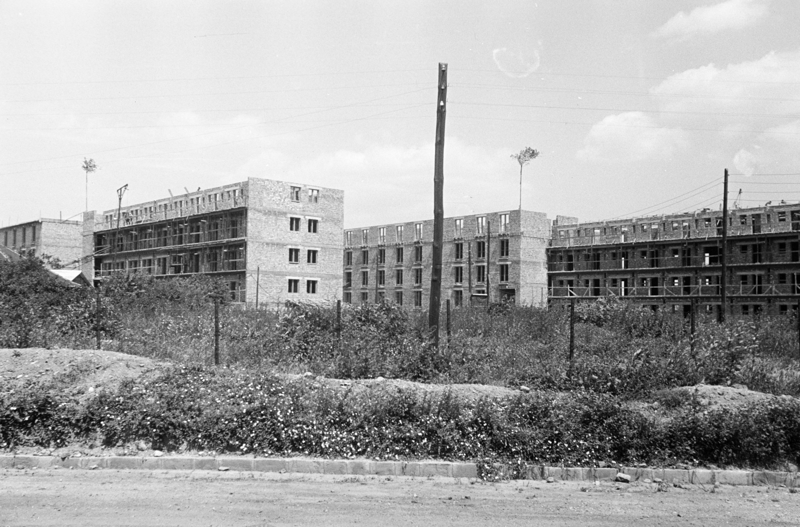 Hungary, Budapest XIV., Törökőr utca, szemben az Újvilág utca 19/a-b és az Emília utca 18/a-b építkezése., 1961, Artfókusz, Budapest, Fortepan #280044