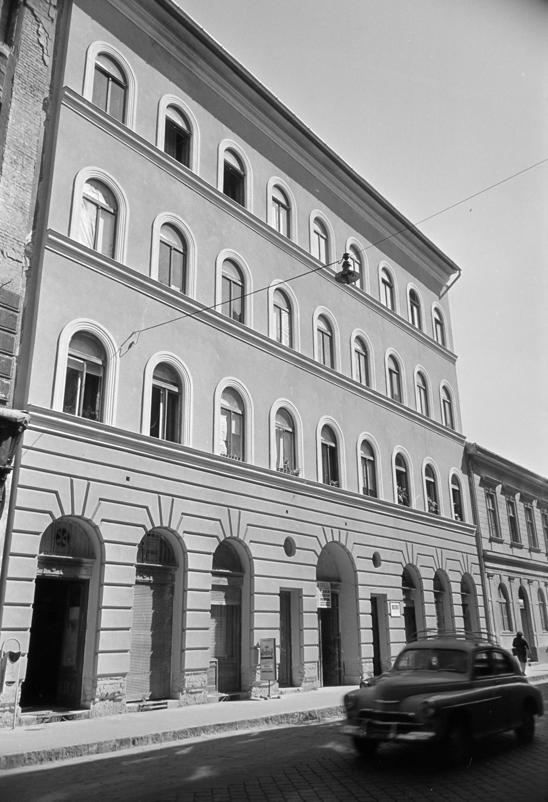 Magyarország, Budapest VII., Akácfa utca, szemben a felújított 57-es számú ház., 1965, Artfókusz, Fábián József, Budapest, Fortepan #280064