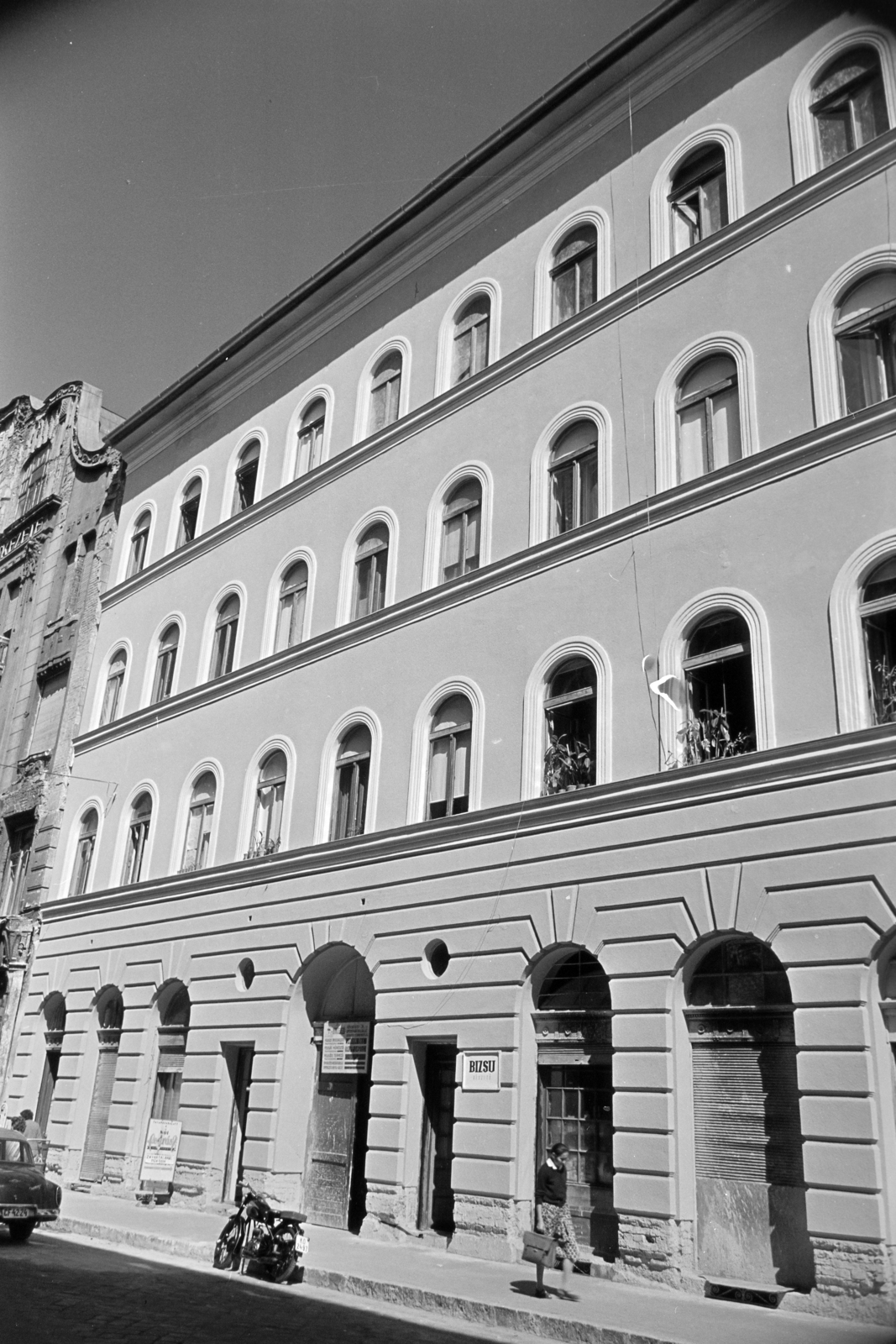 Magyarország, Budapest VII., Akácfa utca, szemben a felújított 57-es számú ház., 1965, Artfókusz, Fábián József, Budapest, Fortepan #280065