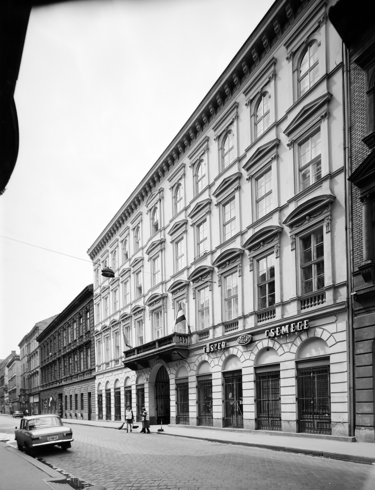 Hungary, Budapest VI., szemben a Király (Majakovszkij) utca 28. számú ház., 1976, Artfókusz, Budapest, Fortepan #280105