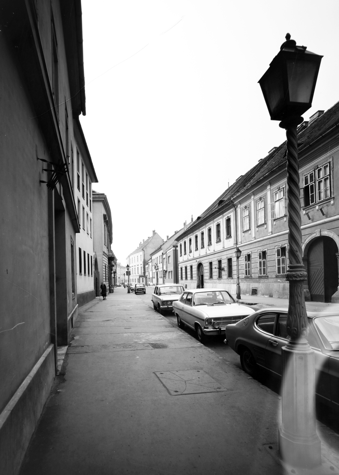 Magyarország, budai Vár, Budapest I., Úri utca a Nőegylet utca - Dárda utca közötti szakaszon., 1974, Artfókusz, Fábián József, Opel Kadett B, Budapest, Fortepan #280142