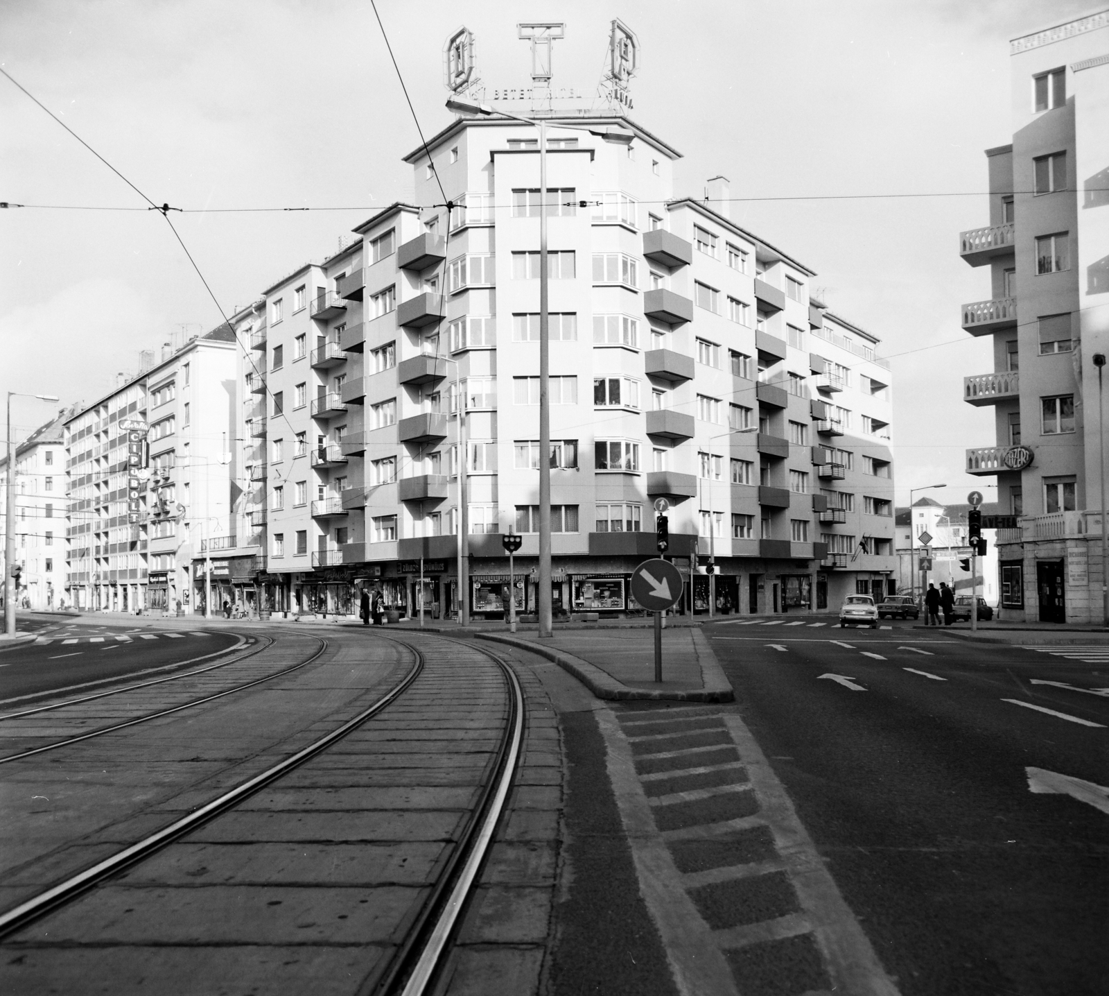 Hungary, Budapest II., Margit körút (Mártírok útja), jobbra a Bem József utca., 1979, Artfókusz, Budapest, Fortepan #280153