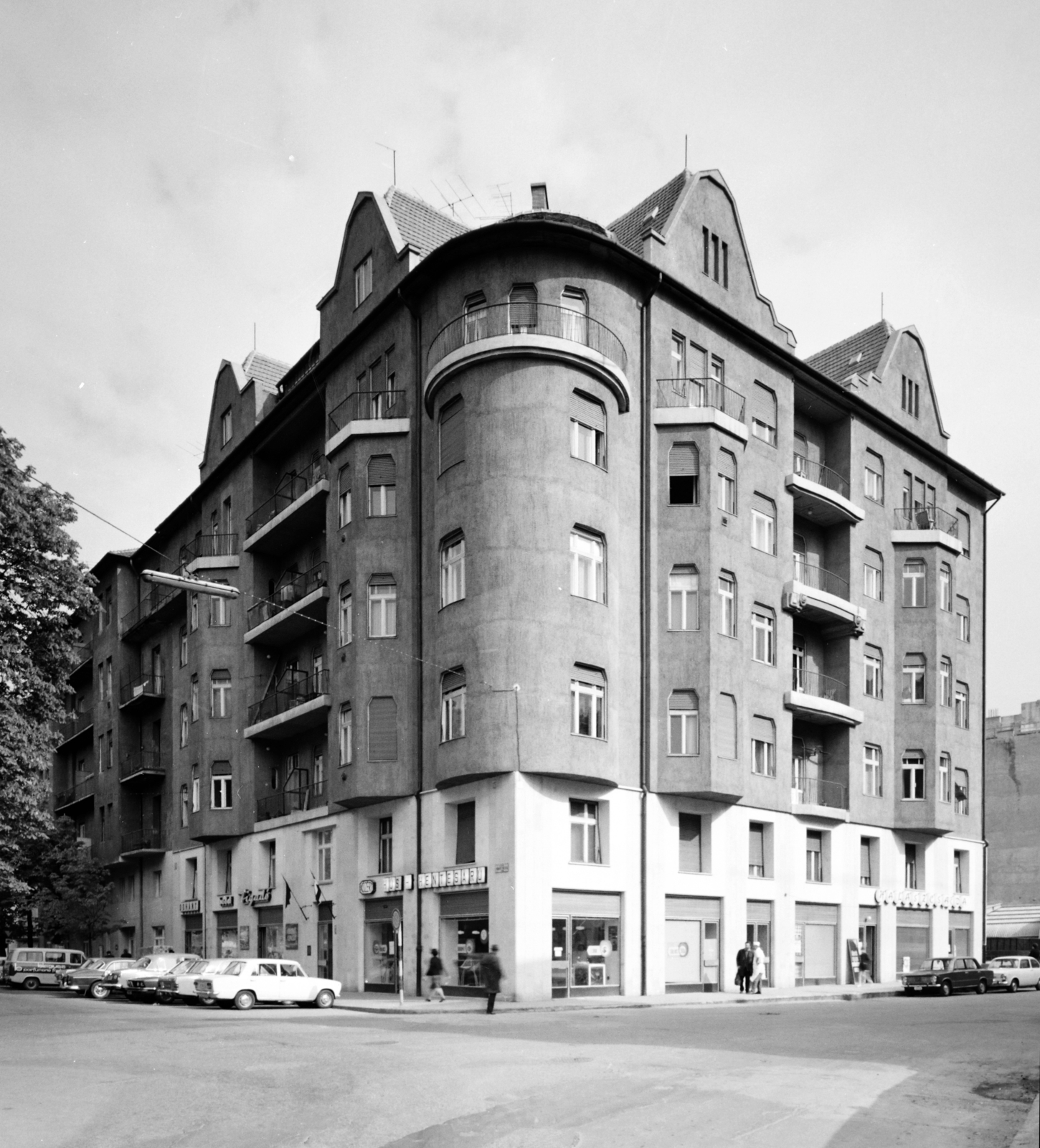 Hungary, Budapest I., Iskola utca, balra a Markovits Iván utca., 1973, Artfókusz, Budapest, Fortepan #280165