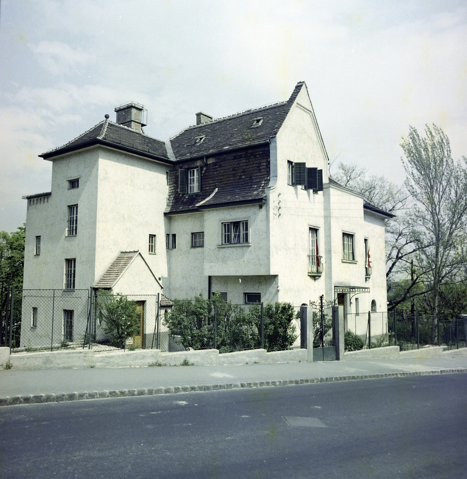 Hungary, Budapest II., Fillér utca, szemben a 33-as számú ház., 1980, Artfókusz, Budapest, Fortepan #280197